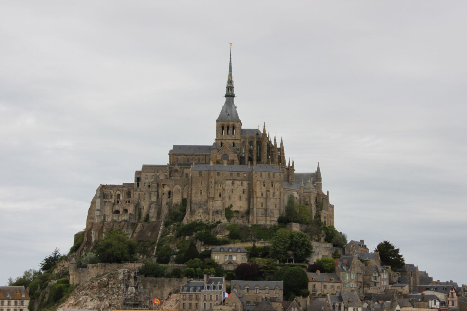 Canon EOS 500D (EOS Rebel T1i / EOS Kiss X3) sample photo. Mont, city, france photography
