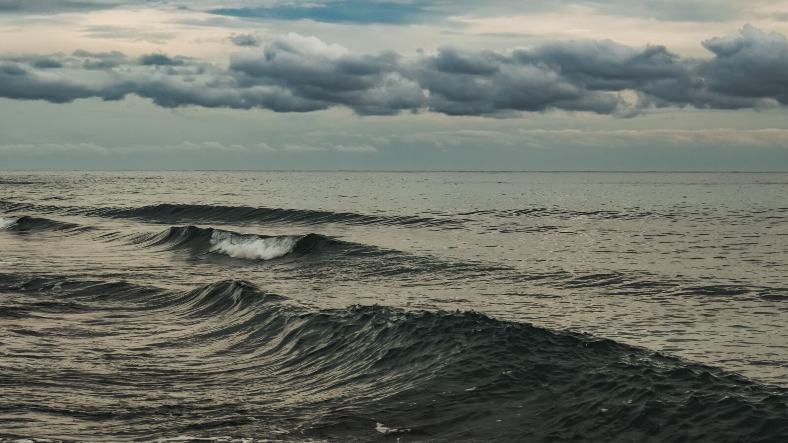 Nikon D3300 sample photo. Waves, sea, sky photography