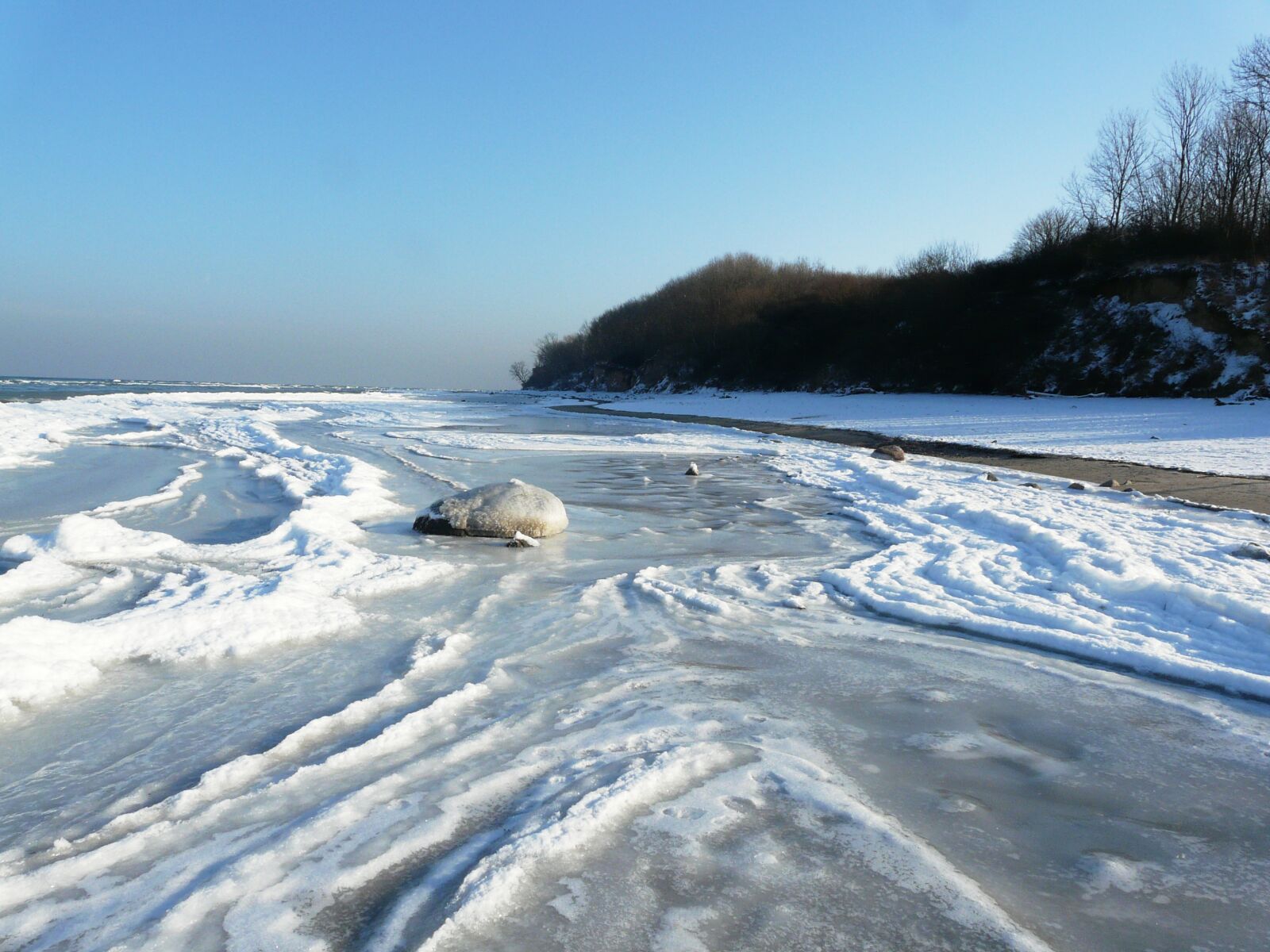 Panasonic DMC-FZ18 sample photo. Baltic sea, winter, ice photography