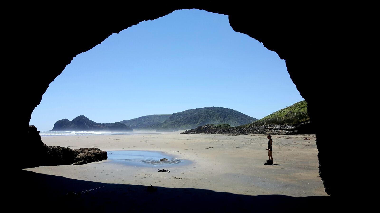 Samsung Galaxy Note5 sample photo. Beach, cave, sea photography