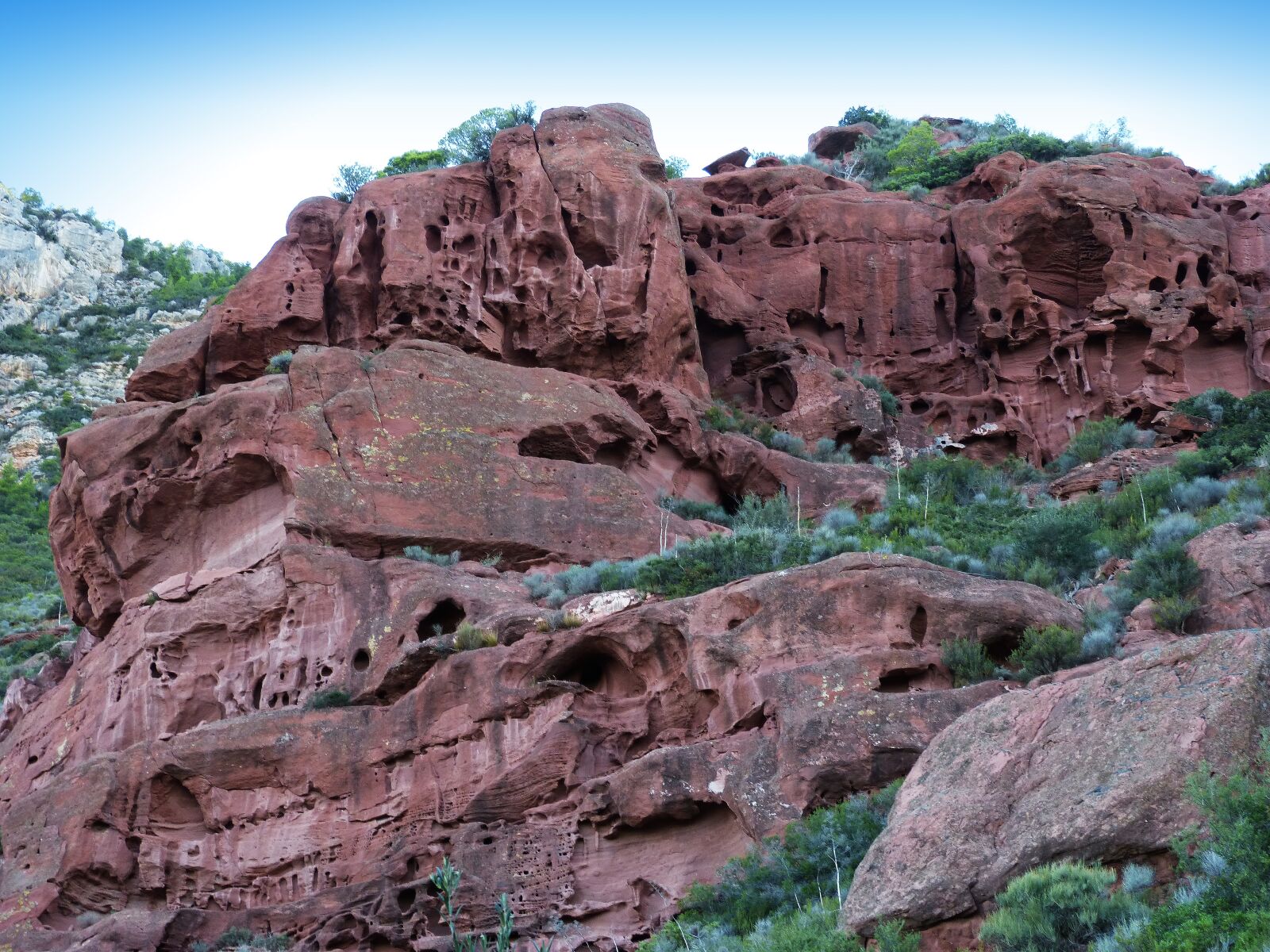 Panasonic DMC-FZ62 sample photo. Mountain, sandstone, red photography