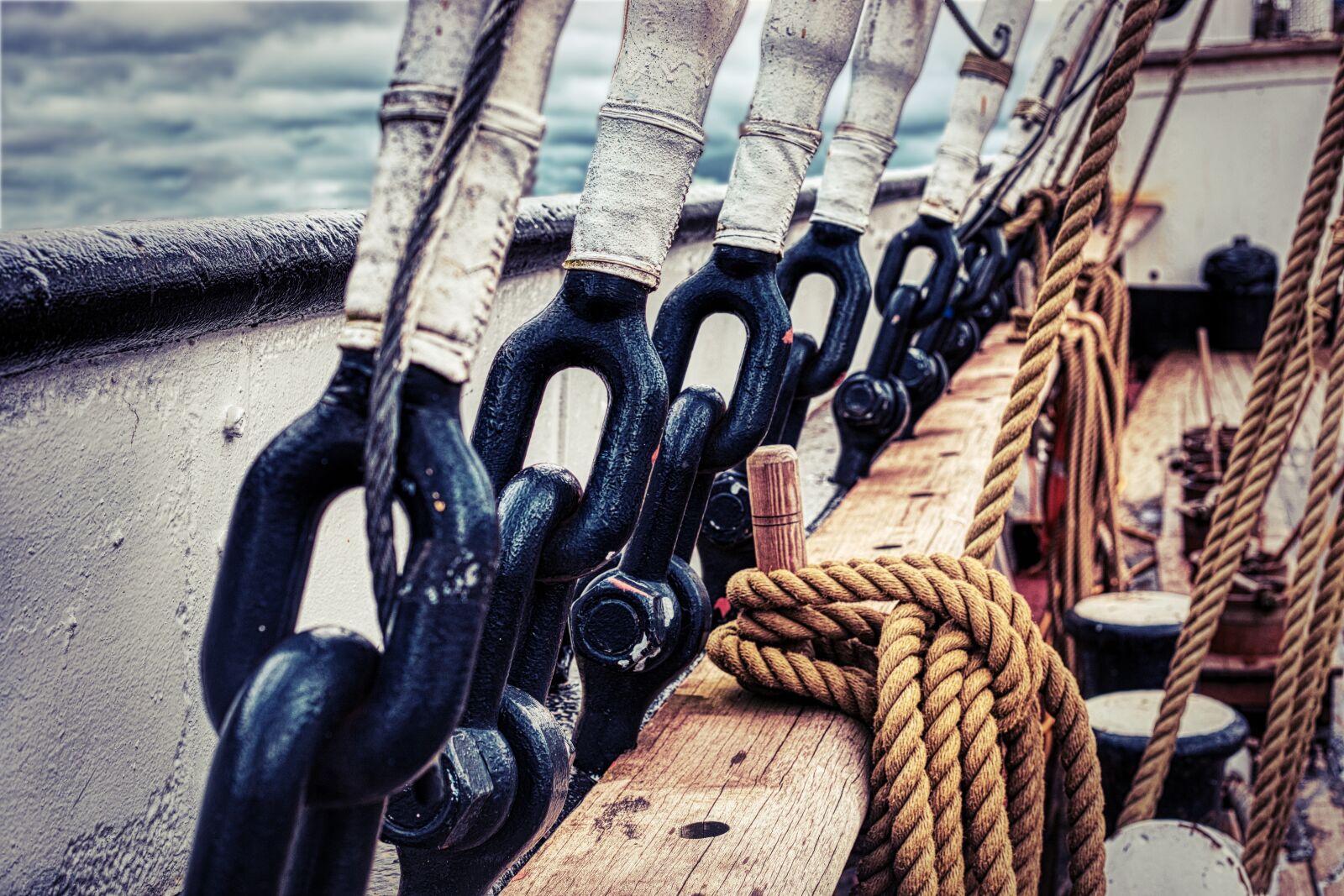 Canon EOS 5D Mark IV + Canon EF 50mm F1.8 STM sample photo. Ship, rigging, rope photography
