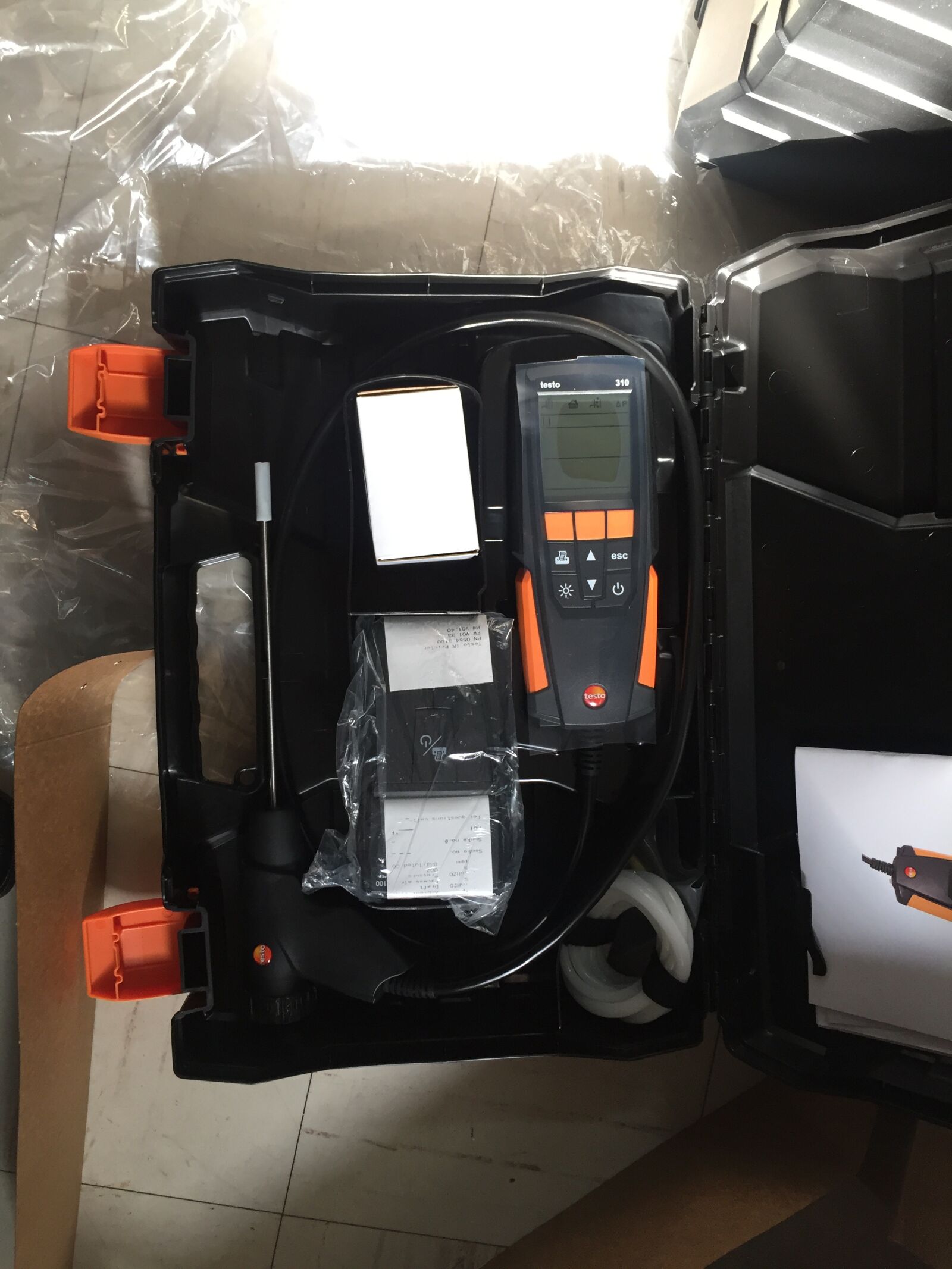 Apple iPhone 6 sample photo. Testo 340, analizador de photography
