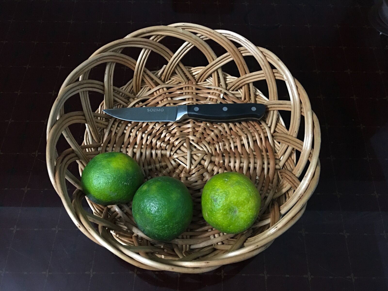 iPhone 6s Plus back camera 4.15mm f/2.2 sample photo. Orange, basket, knife photography
