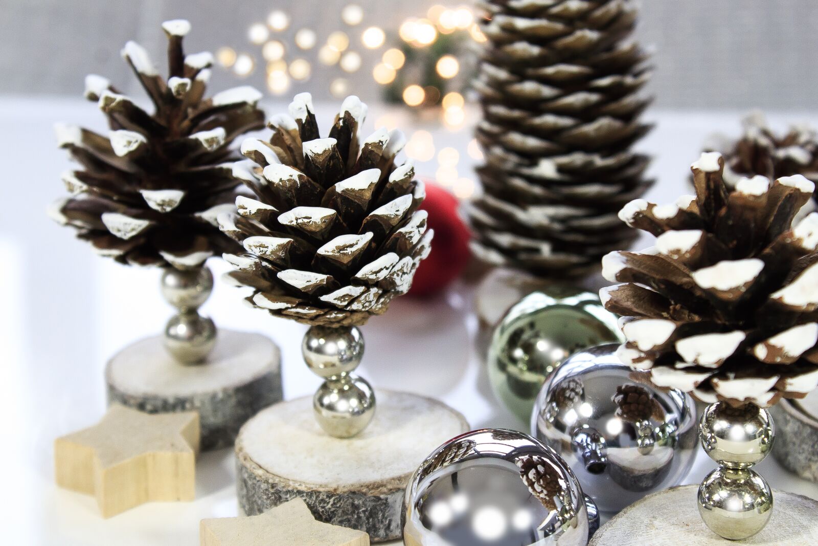 Canon EOS 1300D (EOS Rebel T6 / EOS Kiss X80) sample photo. Christmas, pine cones, star photography