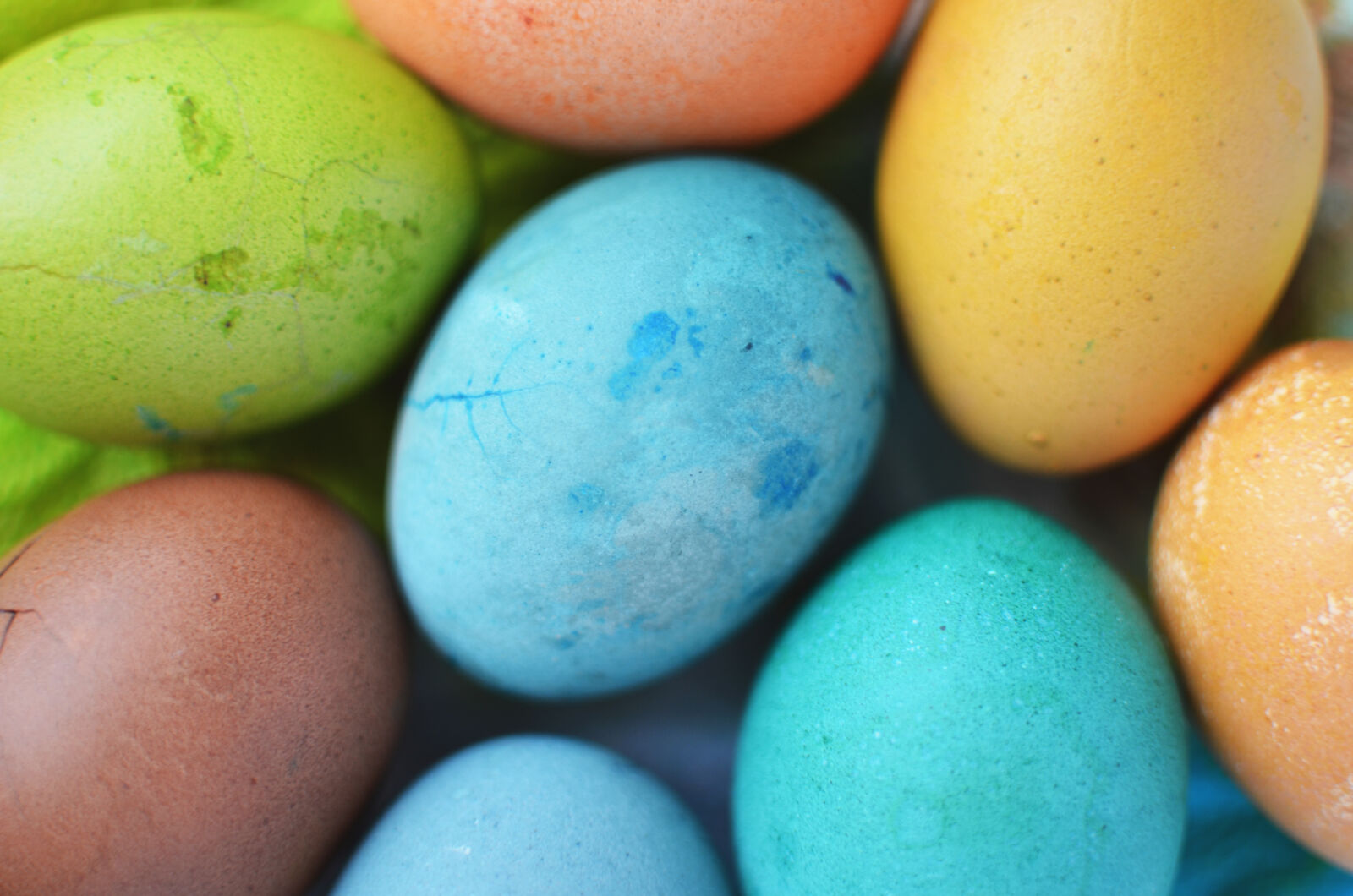 Nikon D5100 + Nikon AF-S DX Nikkor 35mm F1.8G sample photo. Easter, eggs photography