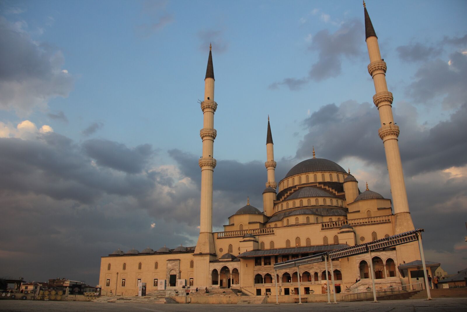Canon EF-S 18-135mm F3.5-5.6 IS sample photo. Architecture, cami, minaret photography