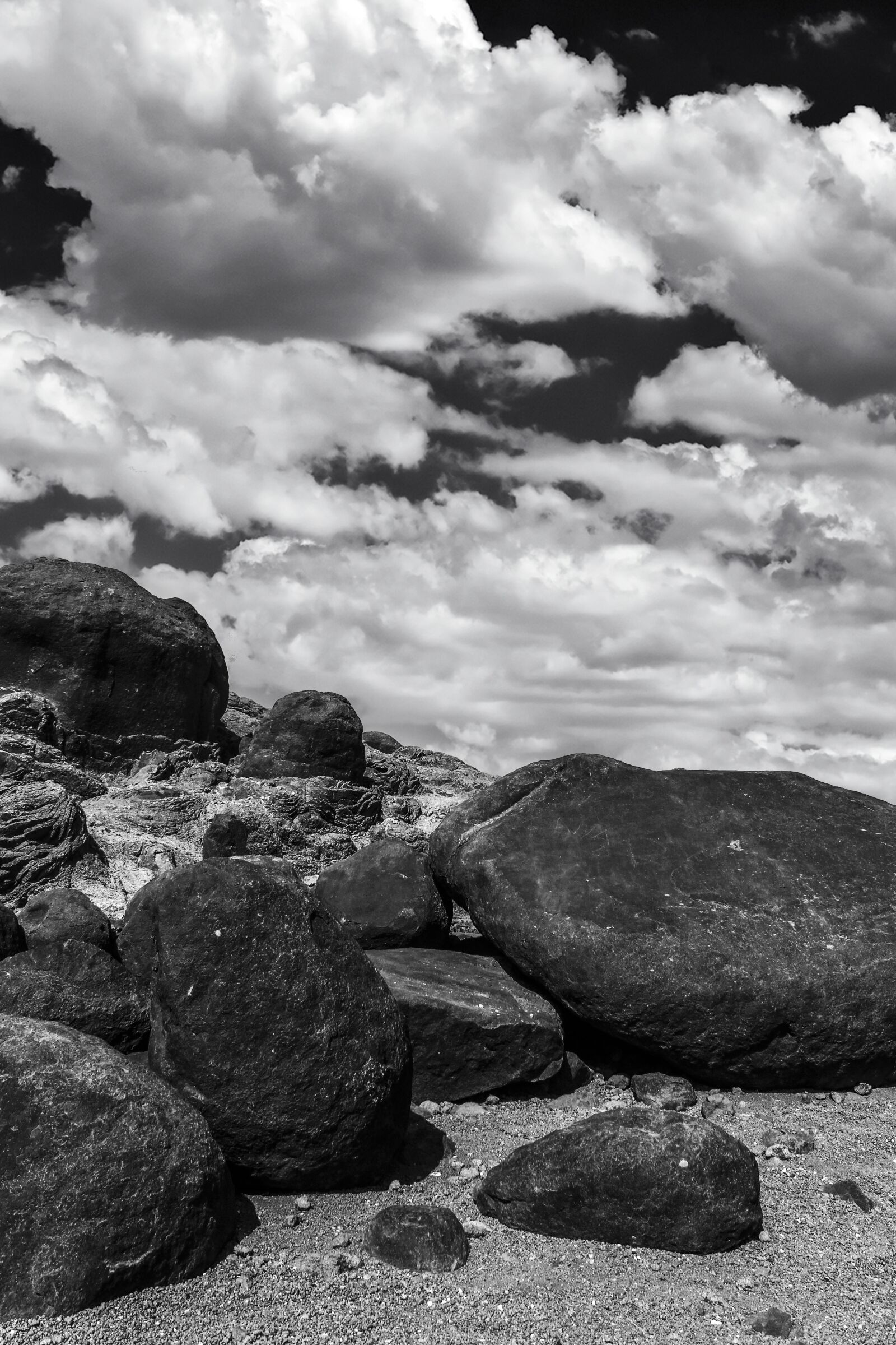 Canon EOS 700D (EOS Rebel T5i / EOS Kiss X7i) sample photo. Desert, rocks, clouds photography