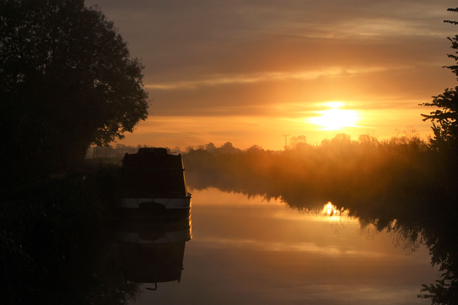 Canon EOS 700D (EOS Rebel T5i / EOS Kiss X7i) sample photo. Sunset, boat, nature photography