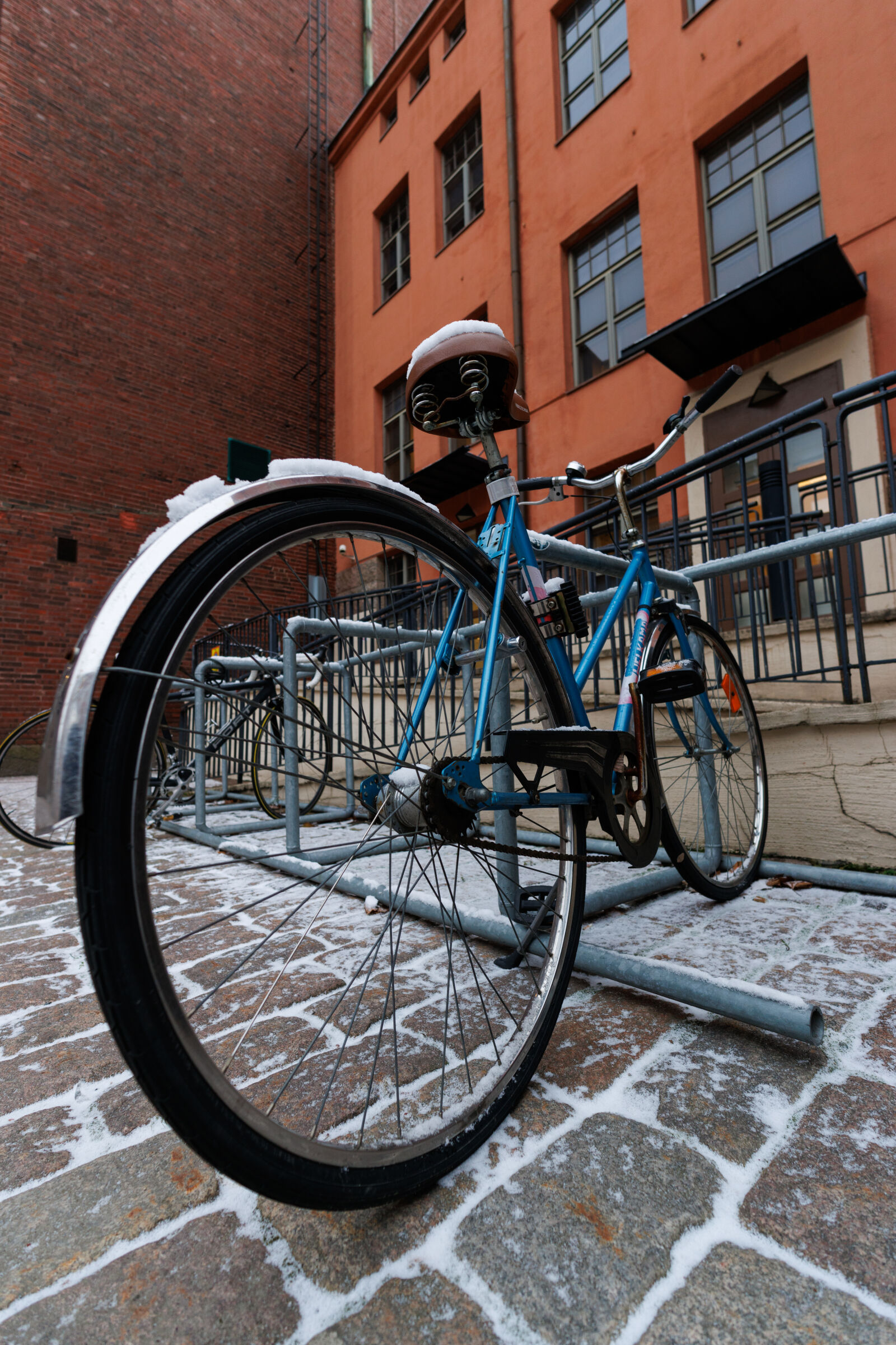 Canon EOS R7 sample photo. Bicycle parking photography