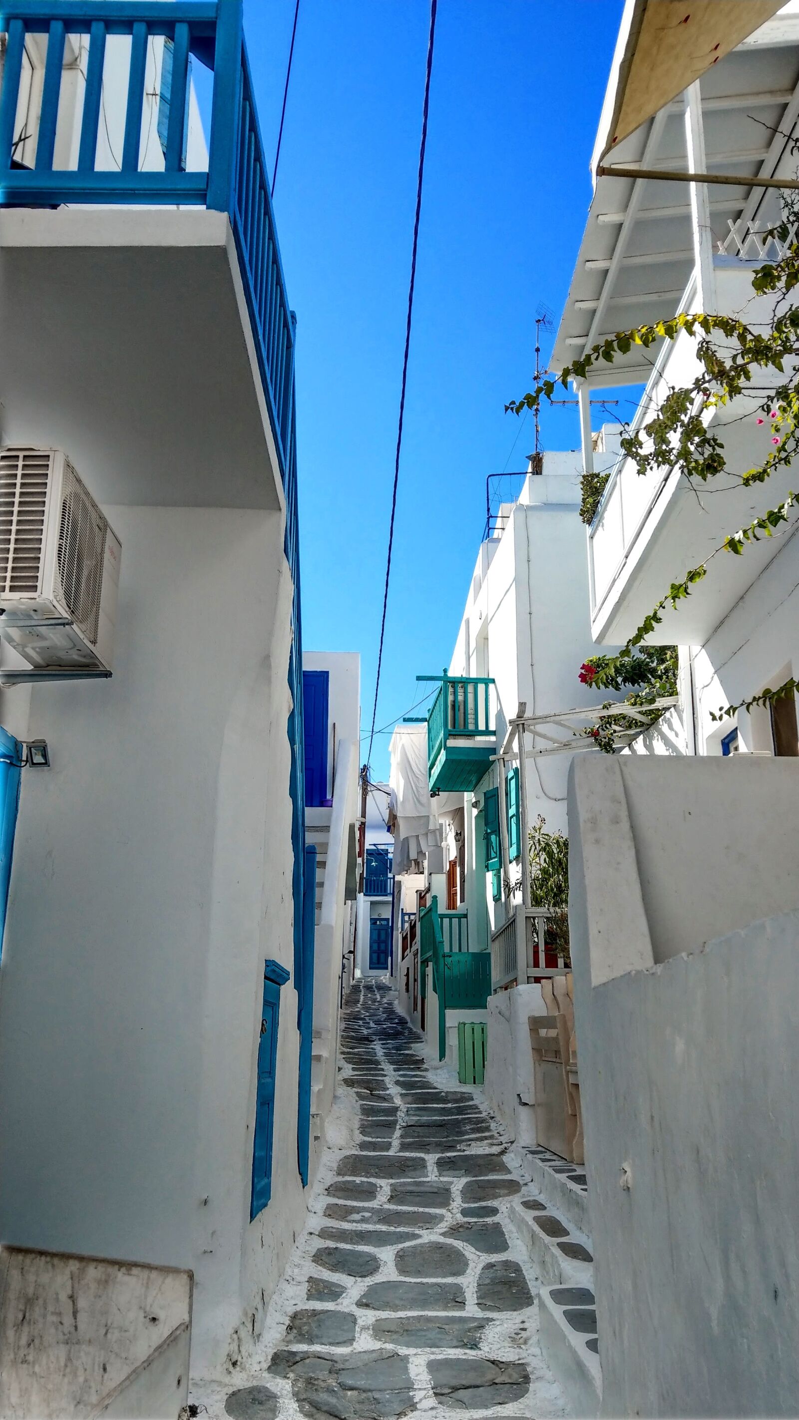 HTC U11 sample photo. Mykonos, greece, alley photography