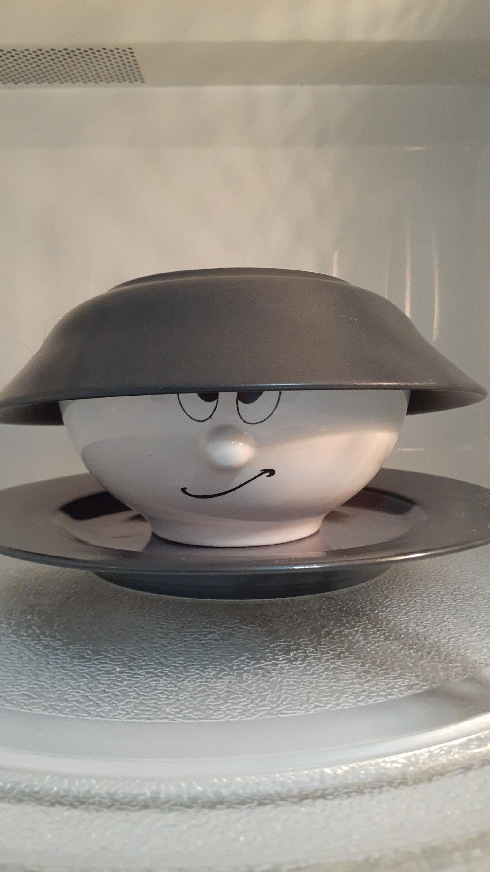 Samsung Galaxy A20 sample photo. Funny bowl, ceramic face photography