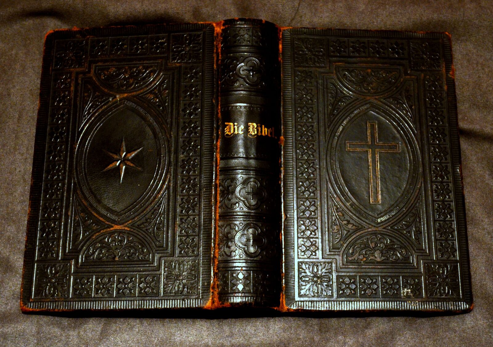 Nikon D5100 sample photo. Bible, book, holy scripture photography