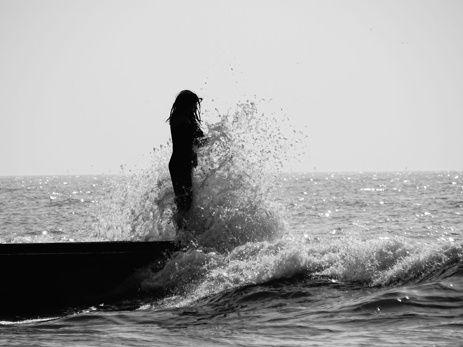 Sony Cyber-shot DSC-HX400V sample photo. Wave, beach, black photography