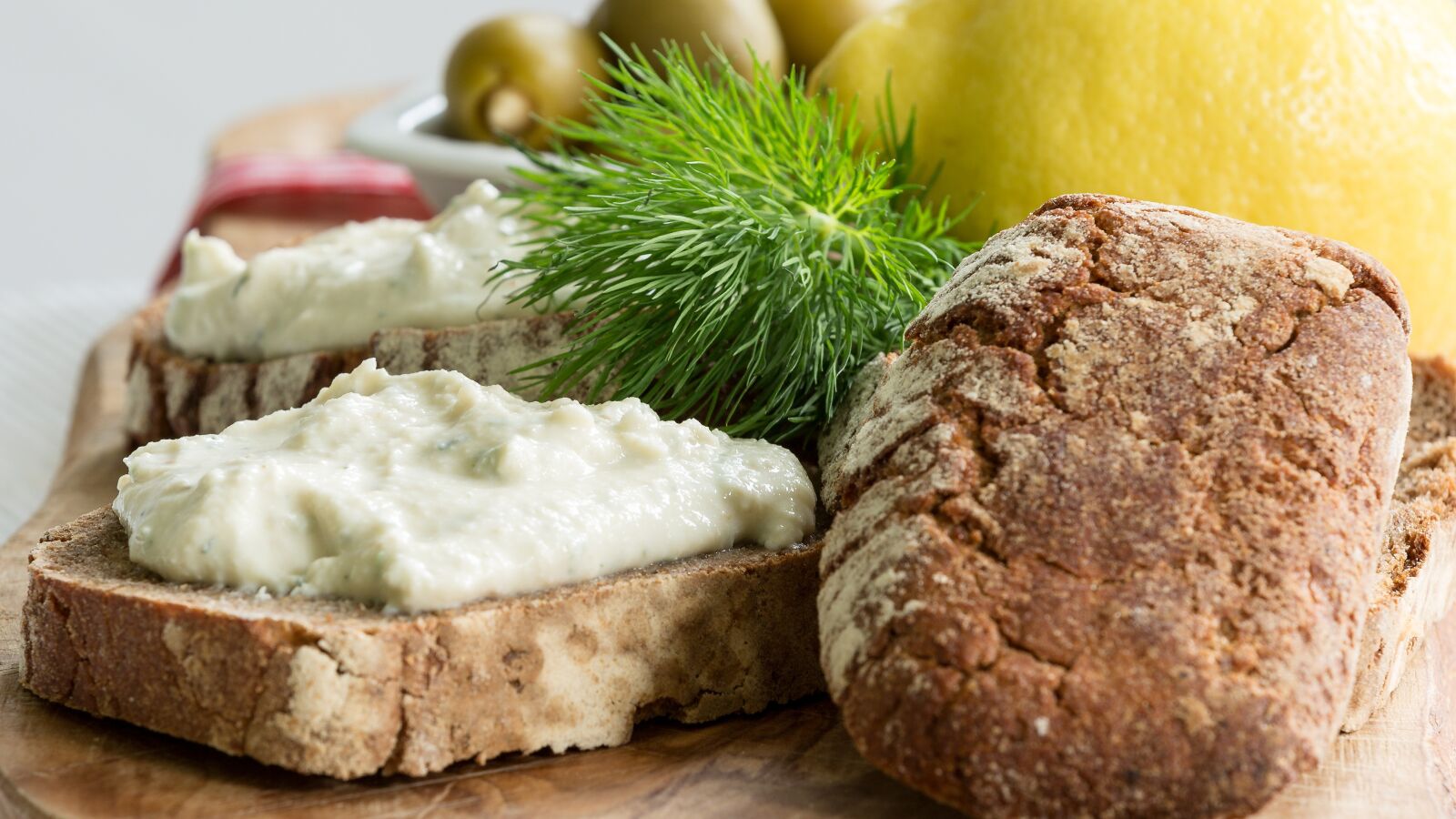 Canon EOS 5D Mark III sample photo. Bread, eat, lemon photography