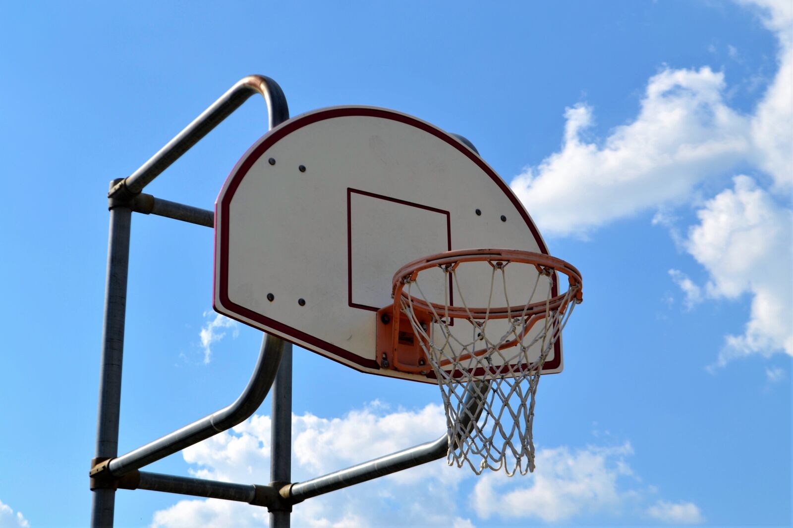 Nikon D3100 sample photo. Basketball court, hoop, backboard photography