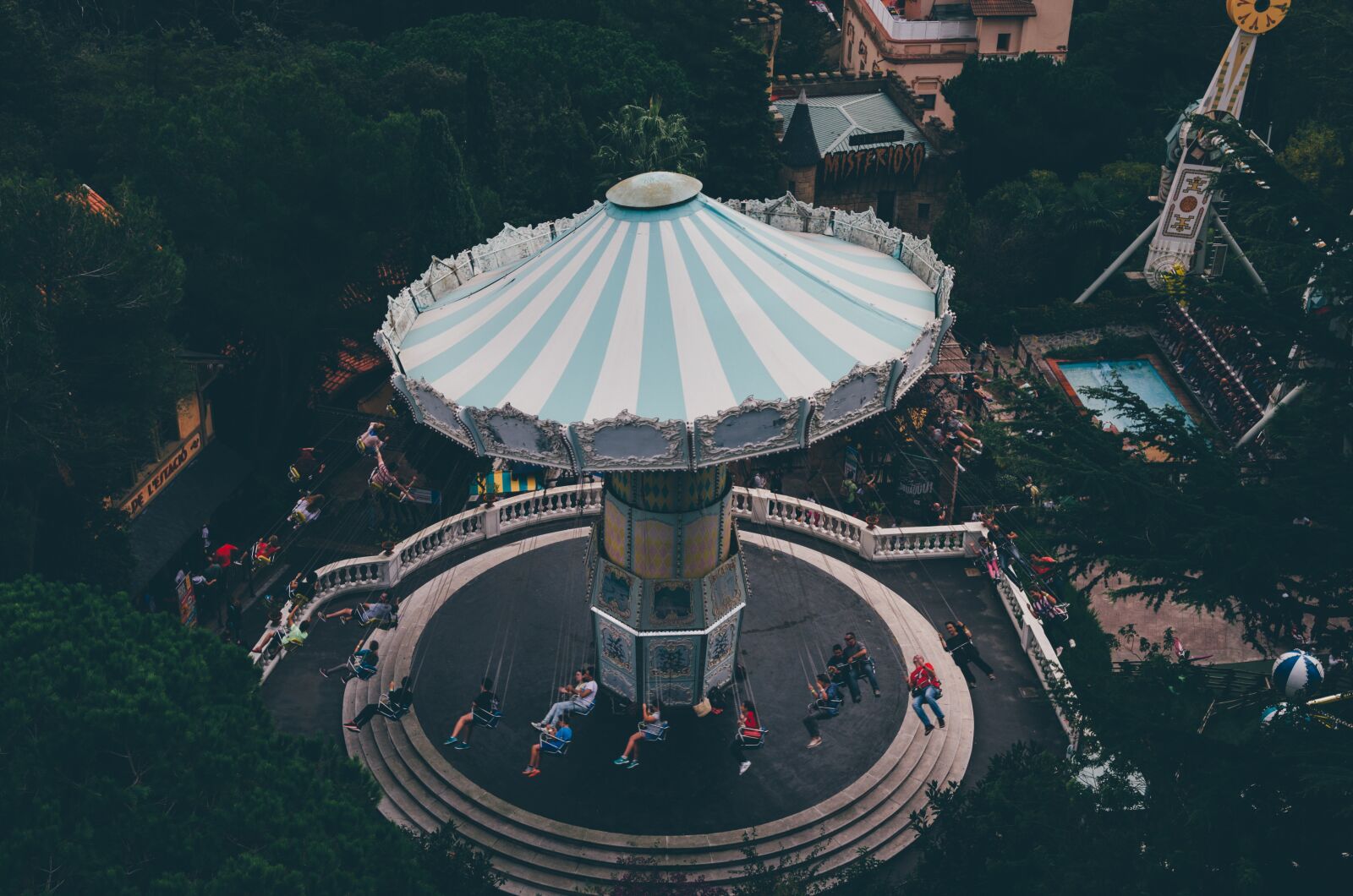 Nikon D5100 sample photo. Chain aviator, barcelona, tibidabo photography