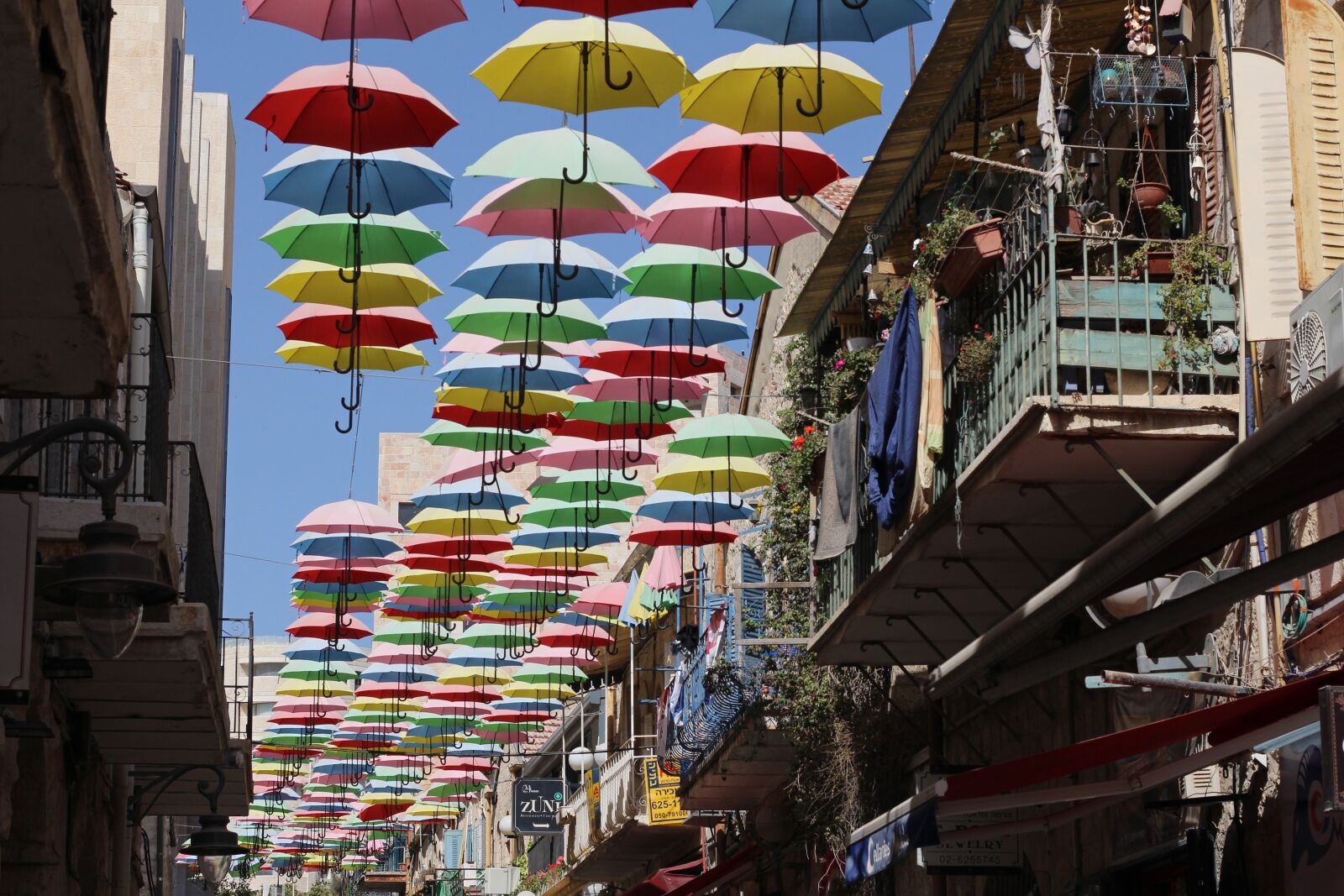 Canon EOS 700D (EOS Rebel T5i / EOS Kiss X7i) sample photo. Jerusalem, israel, guard street photography