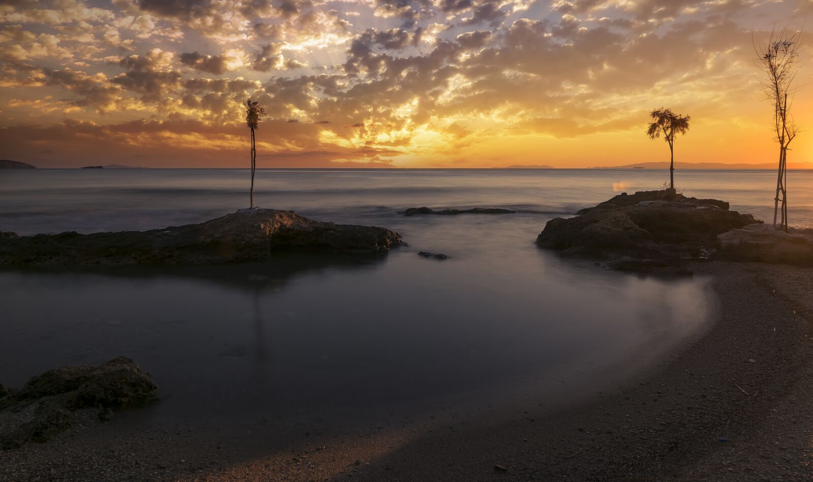 Nikon D5300 + Tokina AT-X Pro 11-16mm F2.8 DX II sample photo. Sea, sunset, water photography