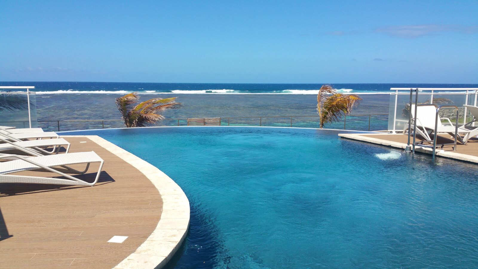 Samsung Galaxy Note4 sample photo. Swimming pool, relaxation, overflow photography