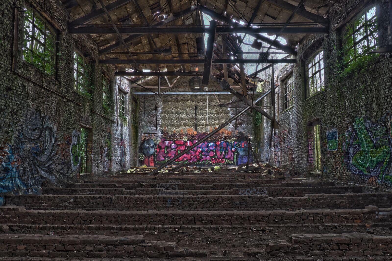 Olympus OM-D E-M10 sample photo. Lost places, building, decay photography