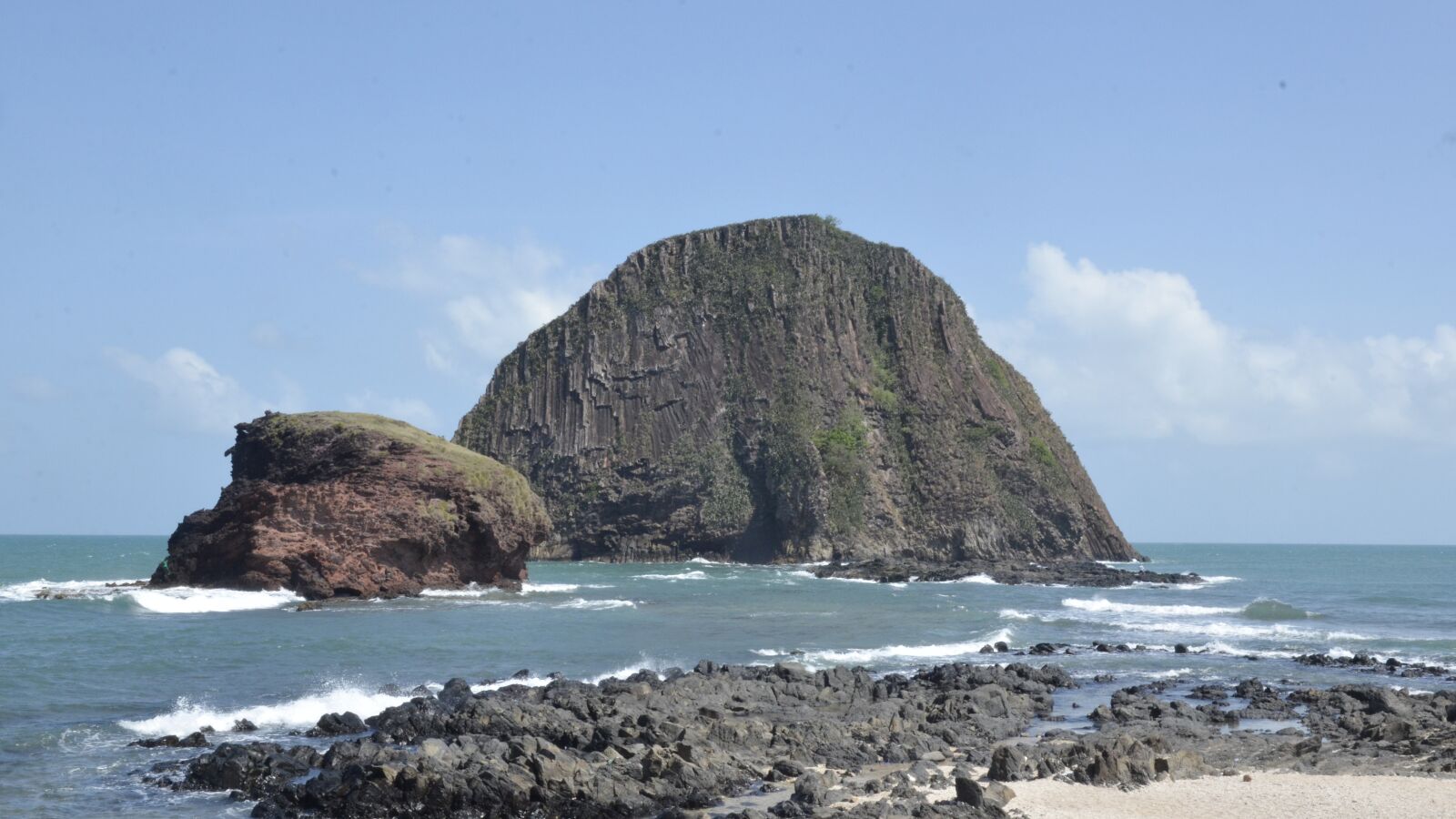 Nikon D7000 sample photo. Beach, mountain, sky photography