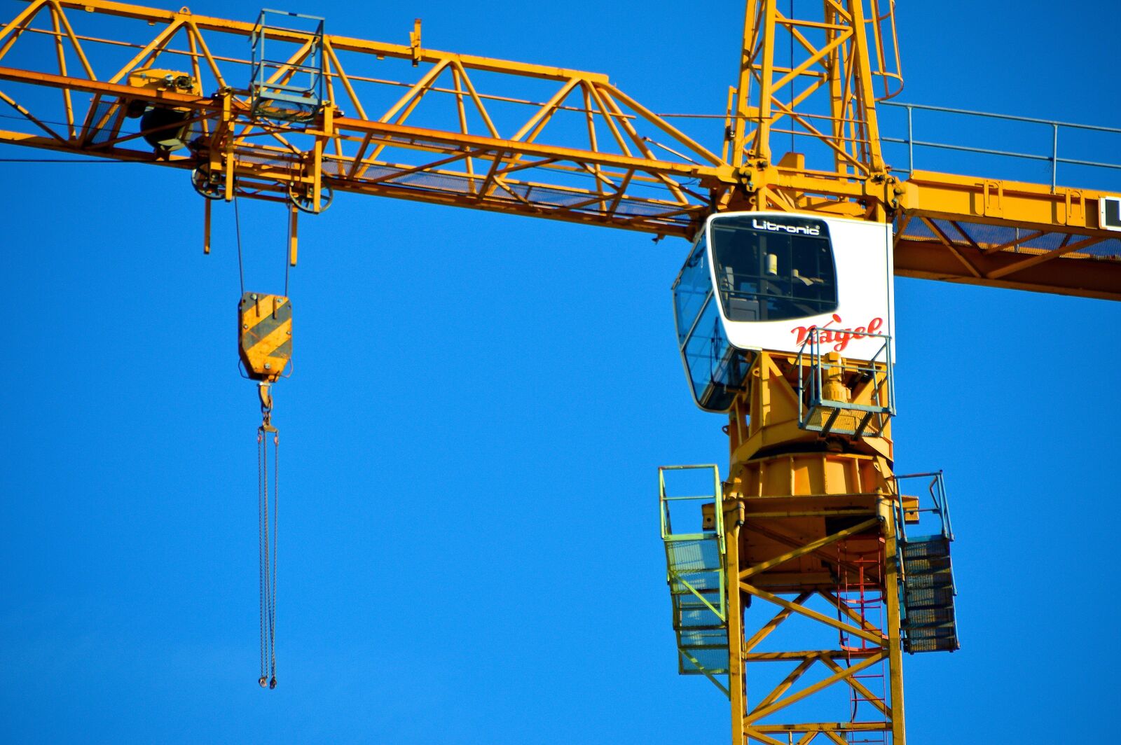 Nikon D3200 sample photo. Kranhaus, boom, site photography