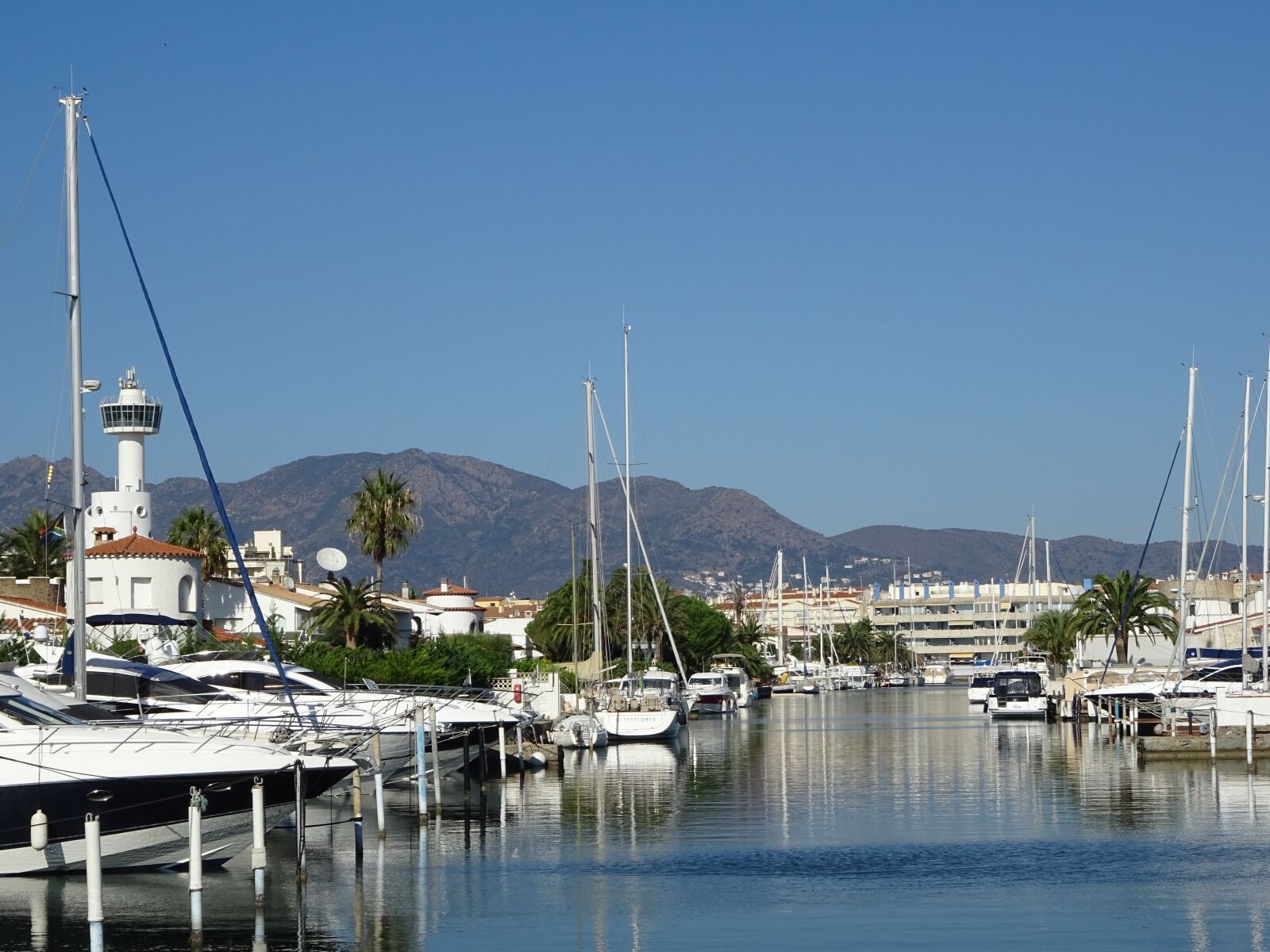 Sony DSC-HX60 sample photo. Boats, empuriabrava, landscape photography