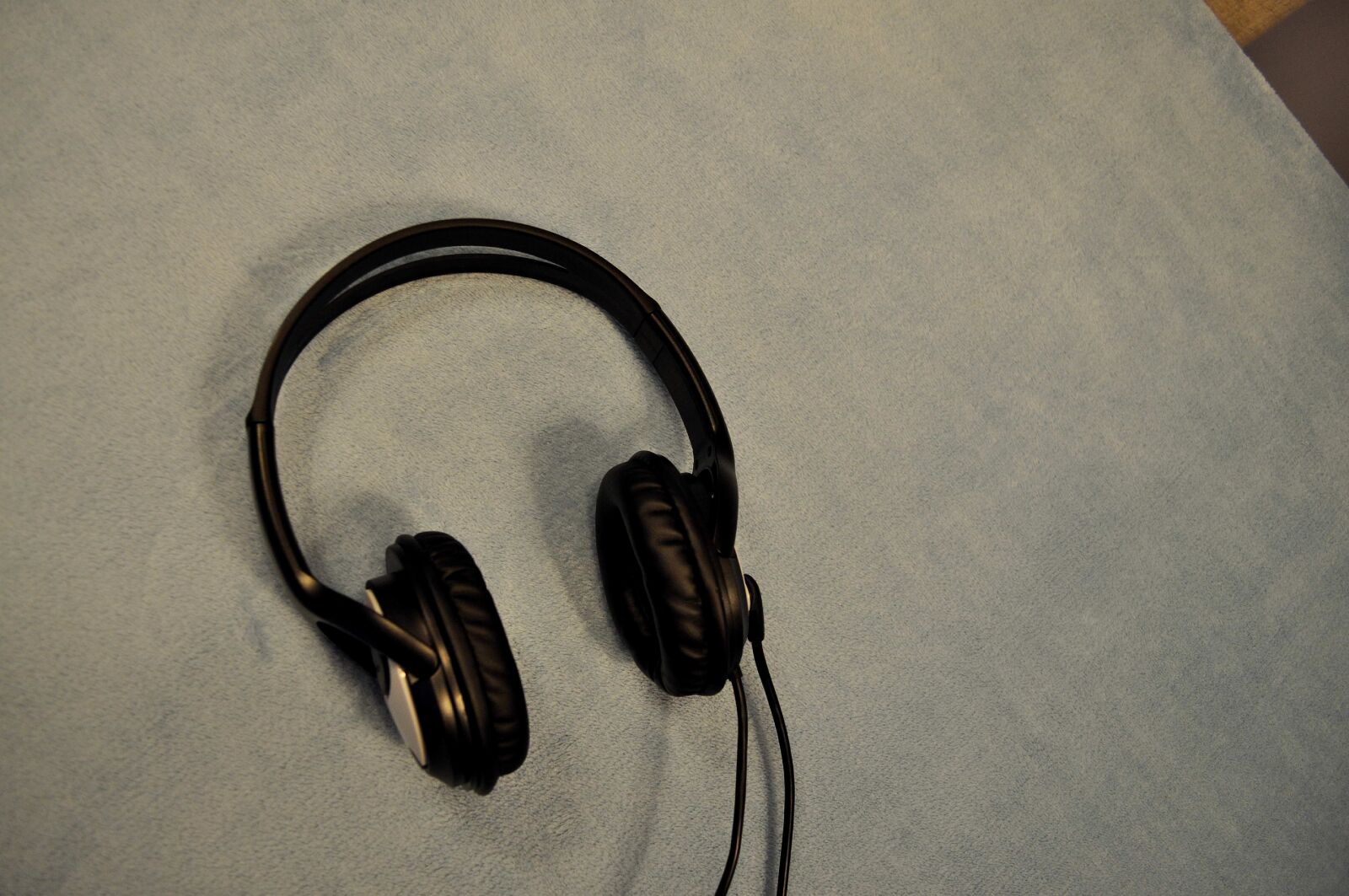 Nikon D5000 sample photo. Headset, speakers photography