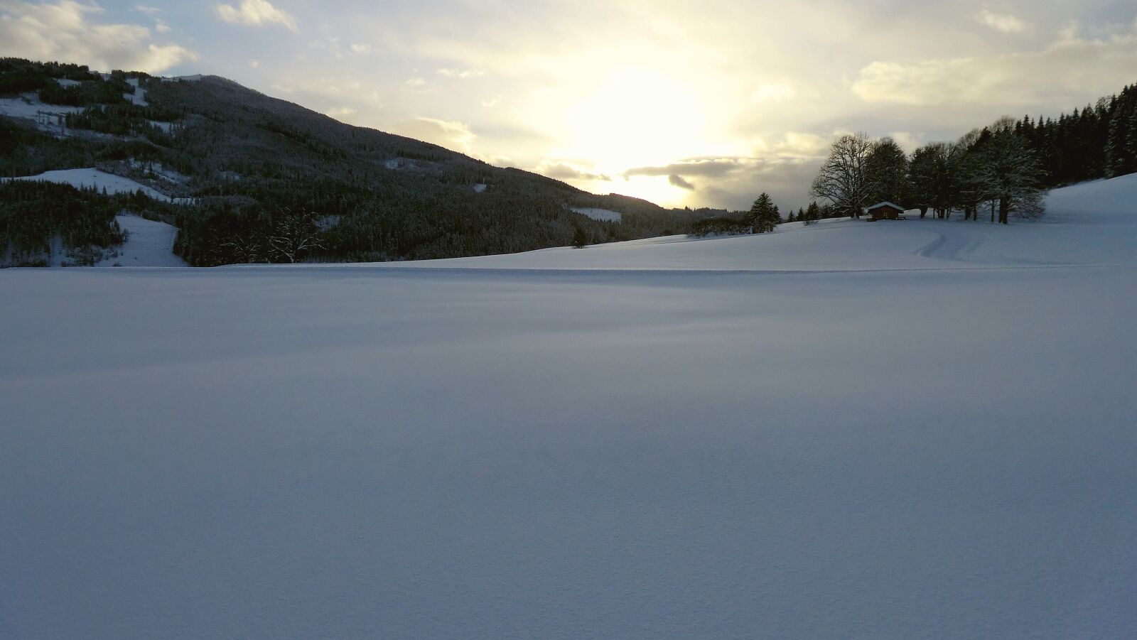 CASIO EX-H20G sample photo. Snow, winter, white photography