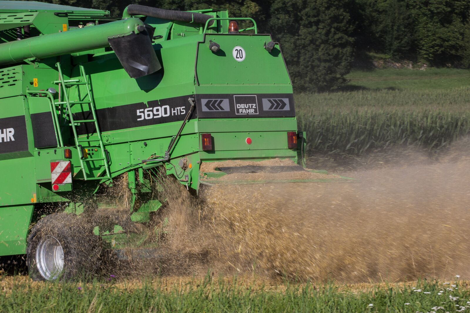 Canon EOS 5D Mark III sample photo. Combine harvester, harvest, harvester photography