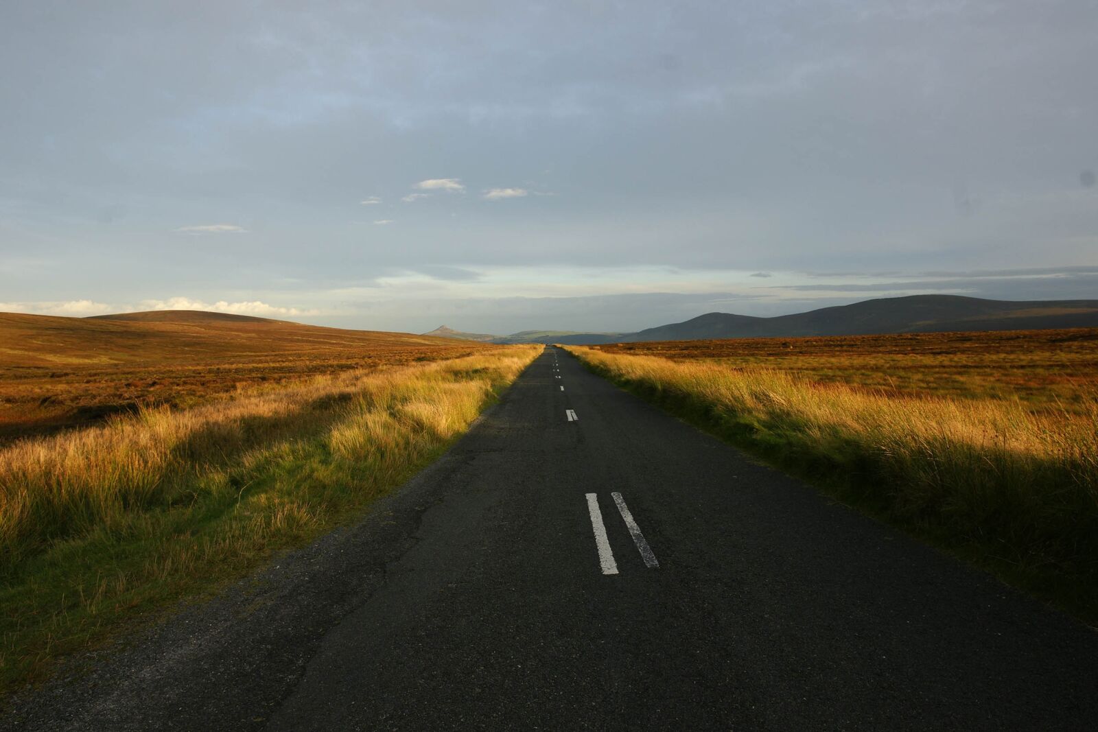 Sony Alpha DSLR-A700 sample photo. Road, landscape, sky photography