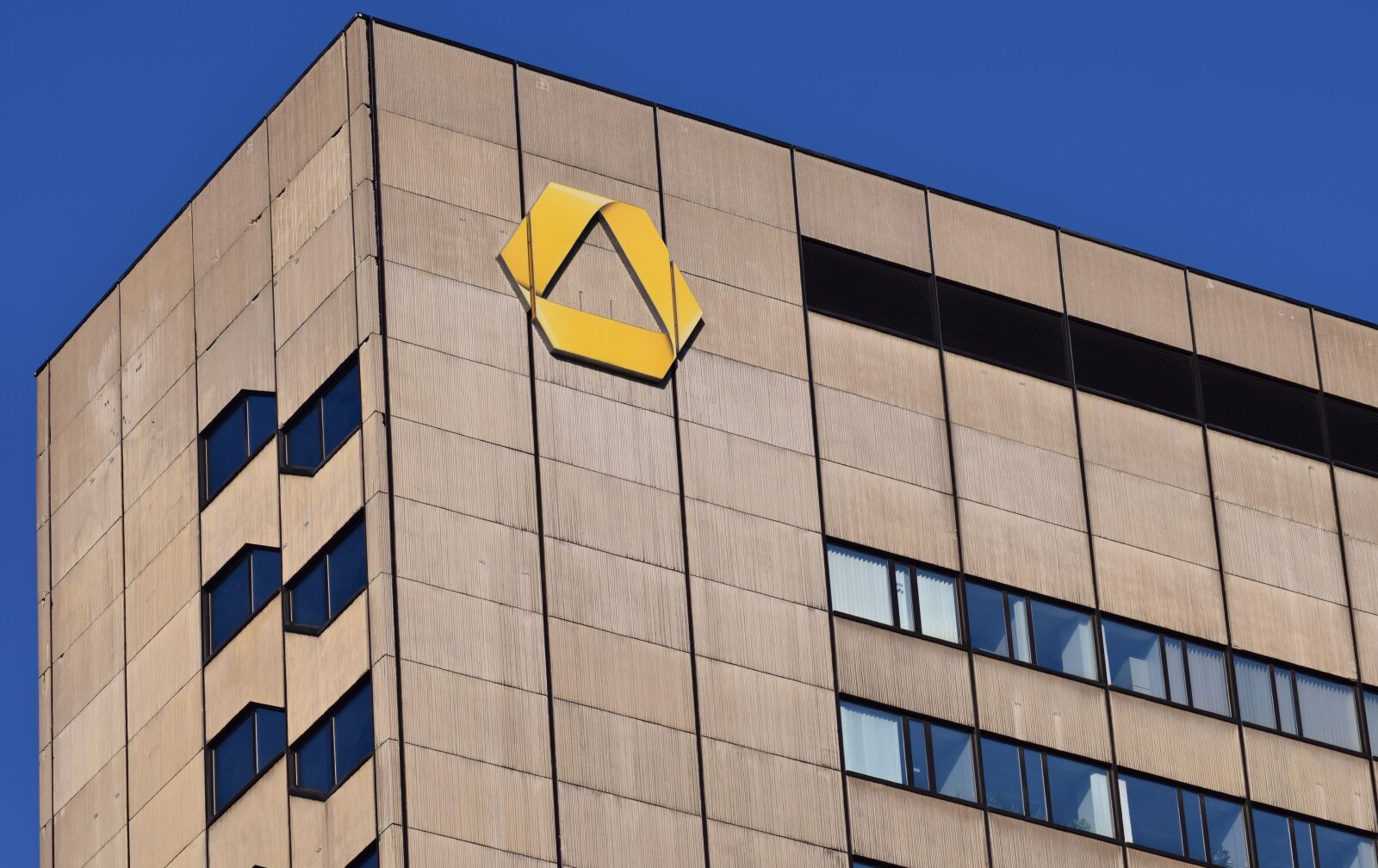 Nikon D3300 sample photo. Bank, building, architecture photography