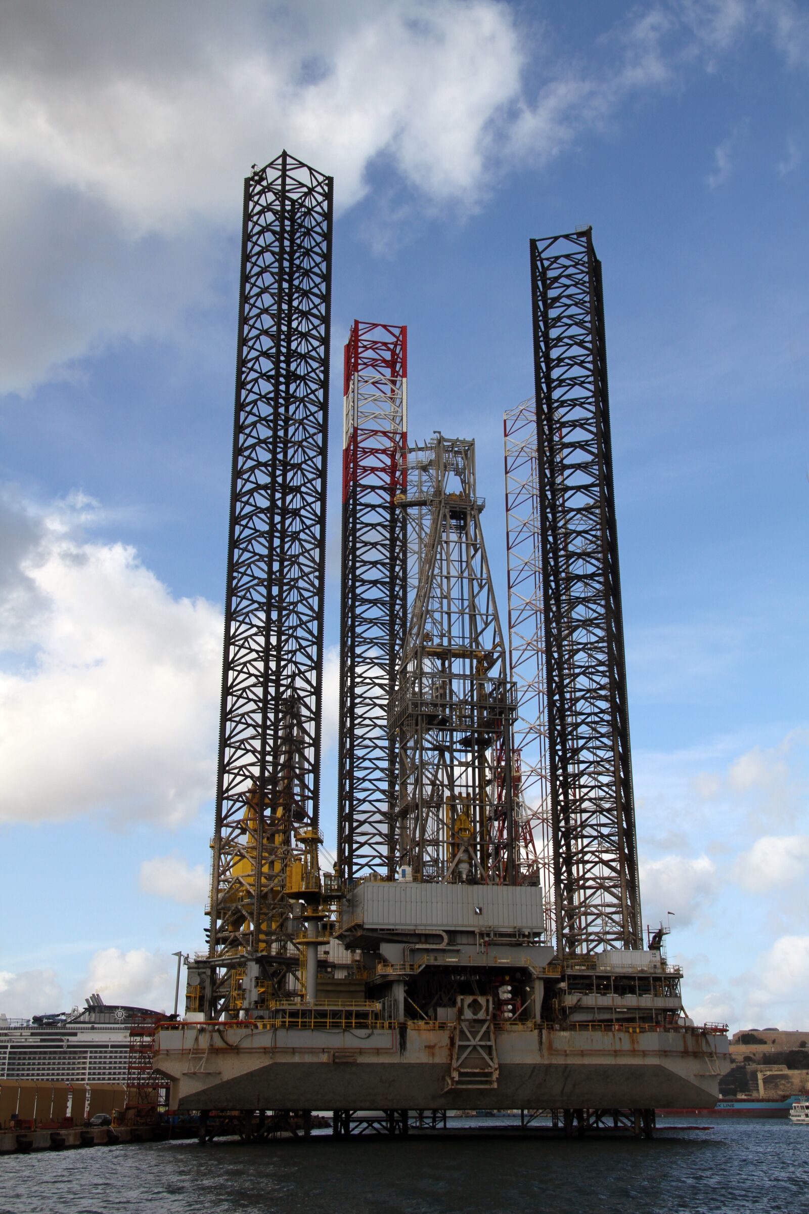 Canon EOS 7D sample photo. Platform, oil, tower photography