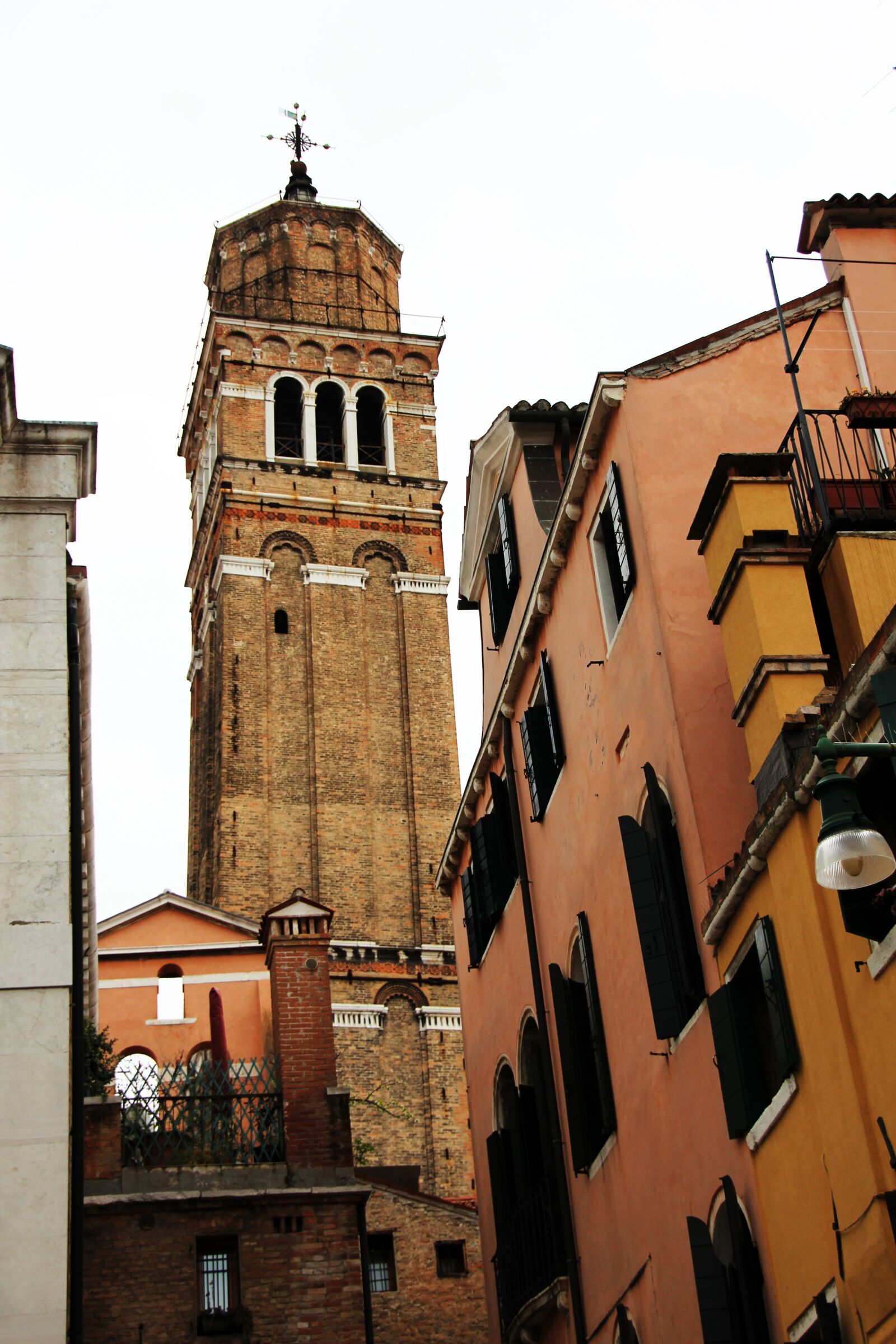 Canon EOS 60D sample photo. St mark's square, back photography