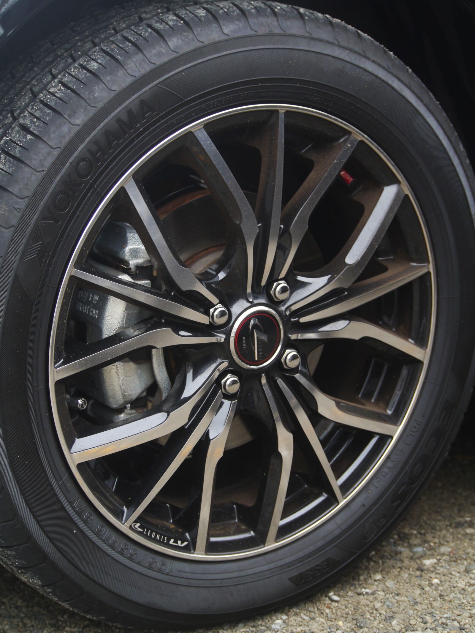 Panasonic Lumix DMC-GX1 sample photo. Car, wheel, honda photography