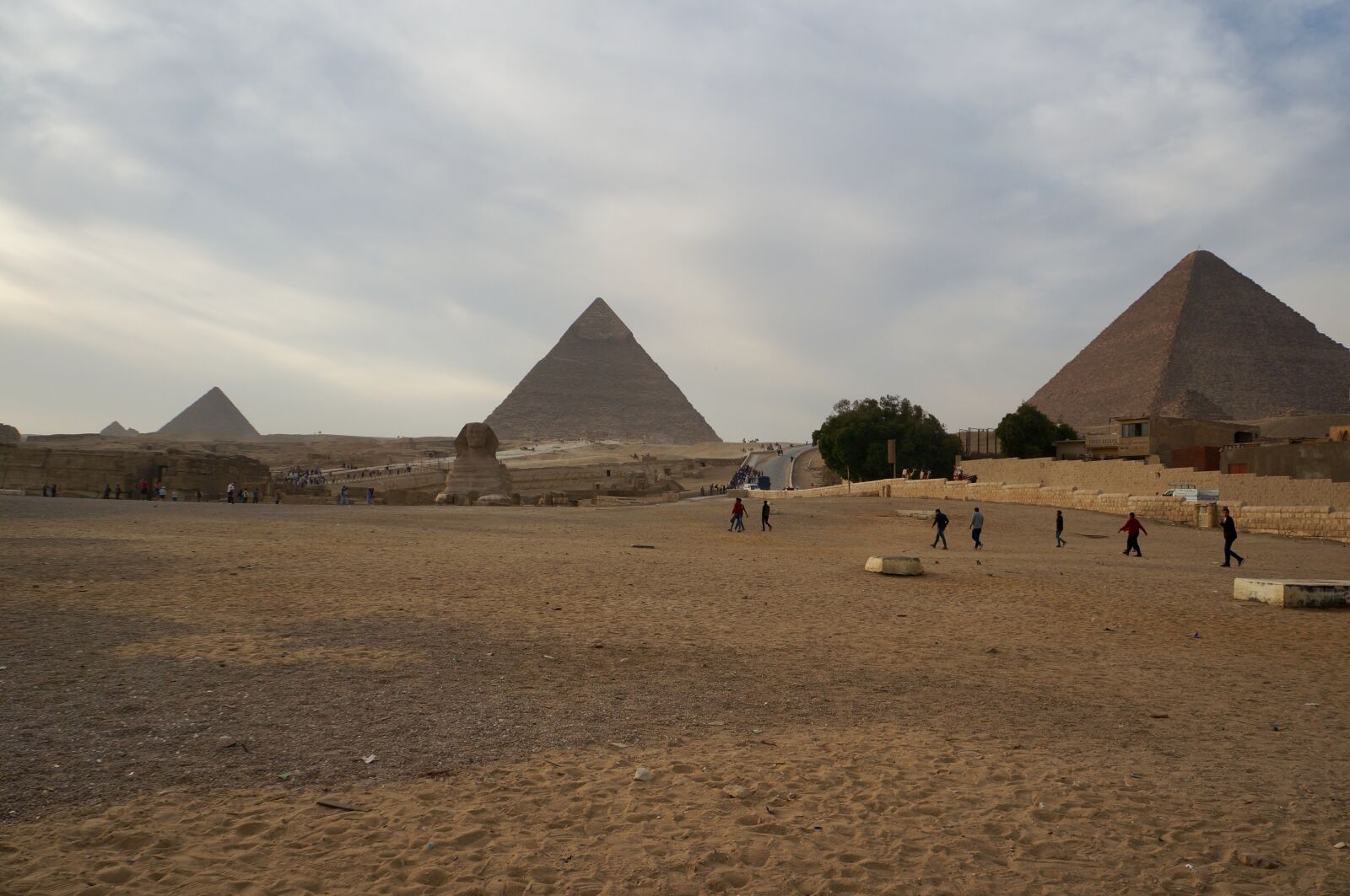Sony Alpha NEX-5R + Sony E 18-55mm F3.5-5.6 OSS sample photo. Egypt, pyramids, gizeh photography