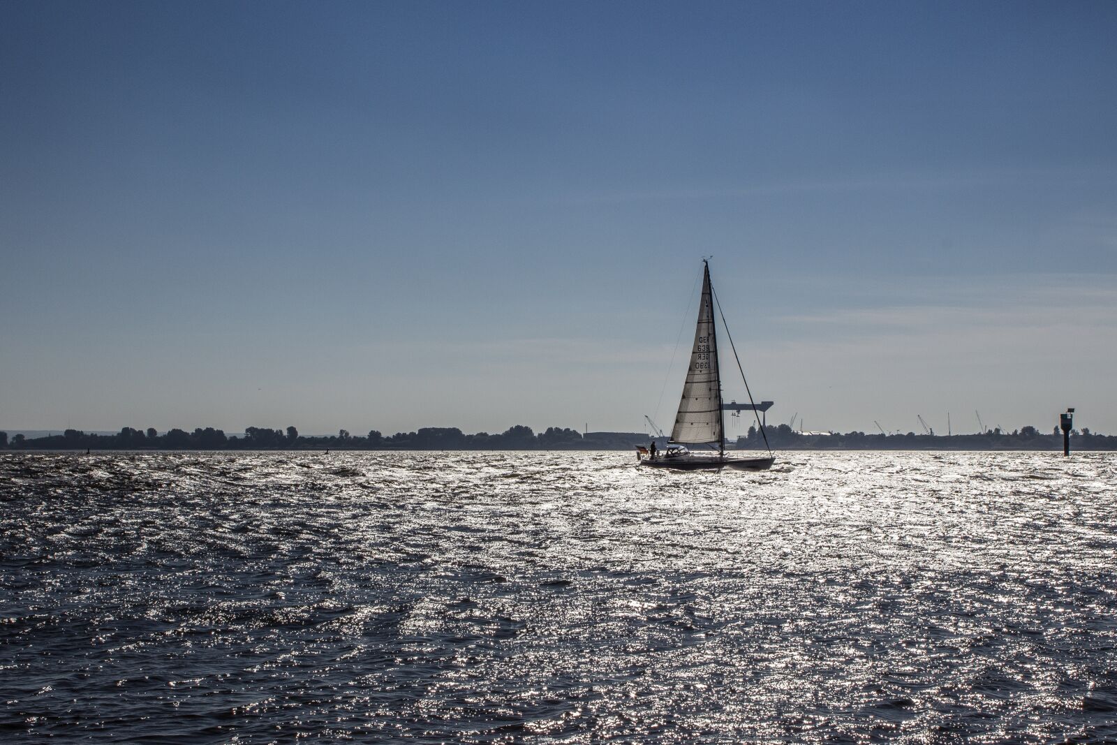 Canon EOS 600D (Rebel EOS T3i / EOS Kiss X5) sample photo. Elbe, sailing boat, water photography