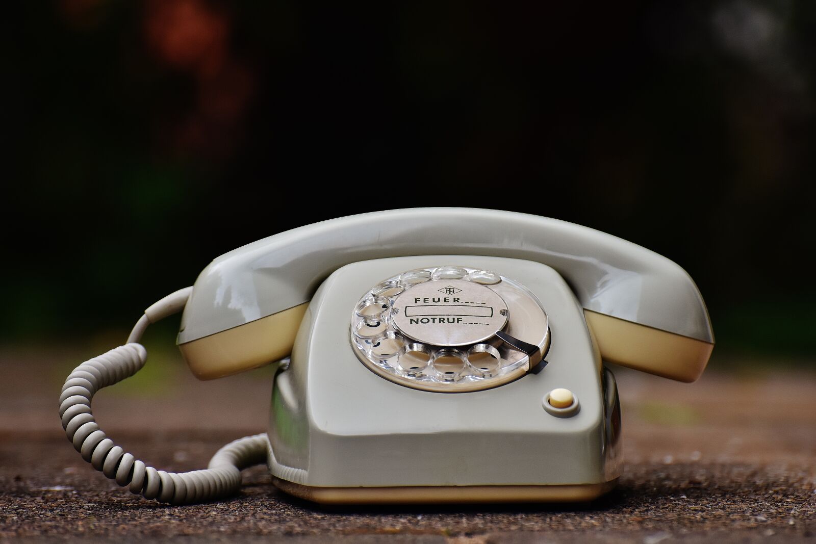 Nikon D7200 sample photo. Old phone, 60s, 70s photography