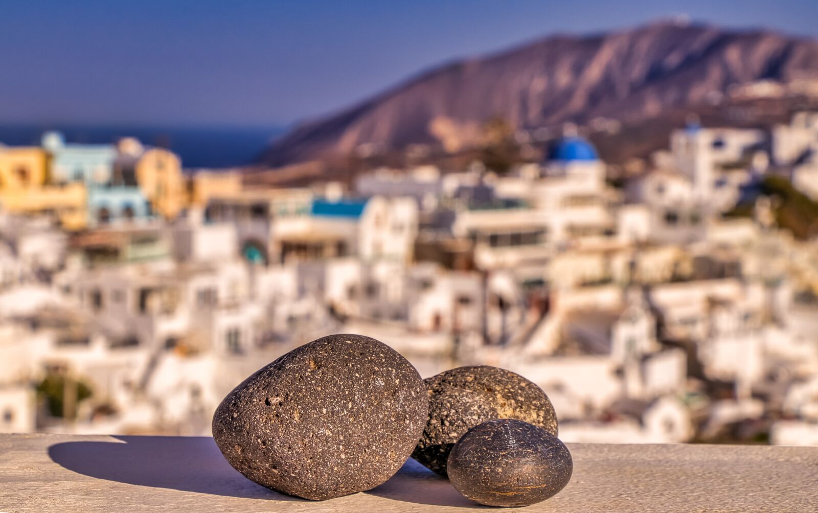 Canon EOS 80D + Canon EF-S 18-135mm F3.5-5.6 IS USM sample photo. Santorini, greece, island photography