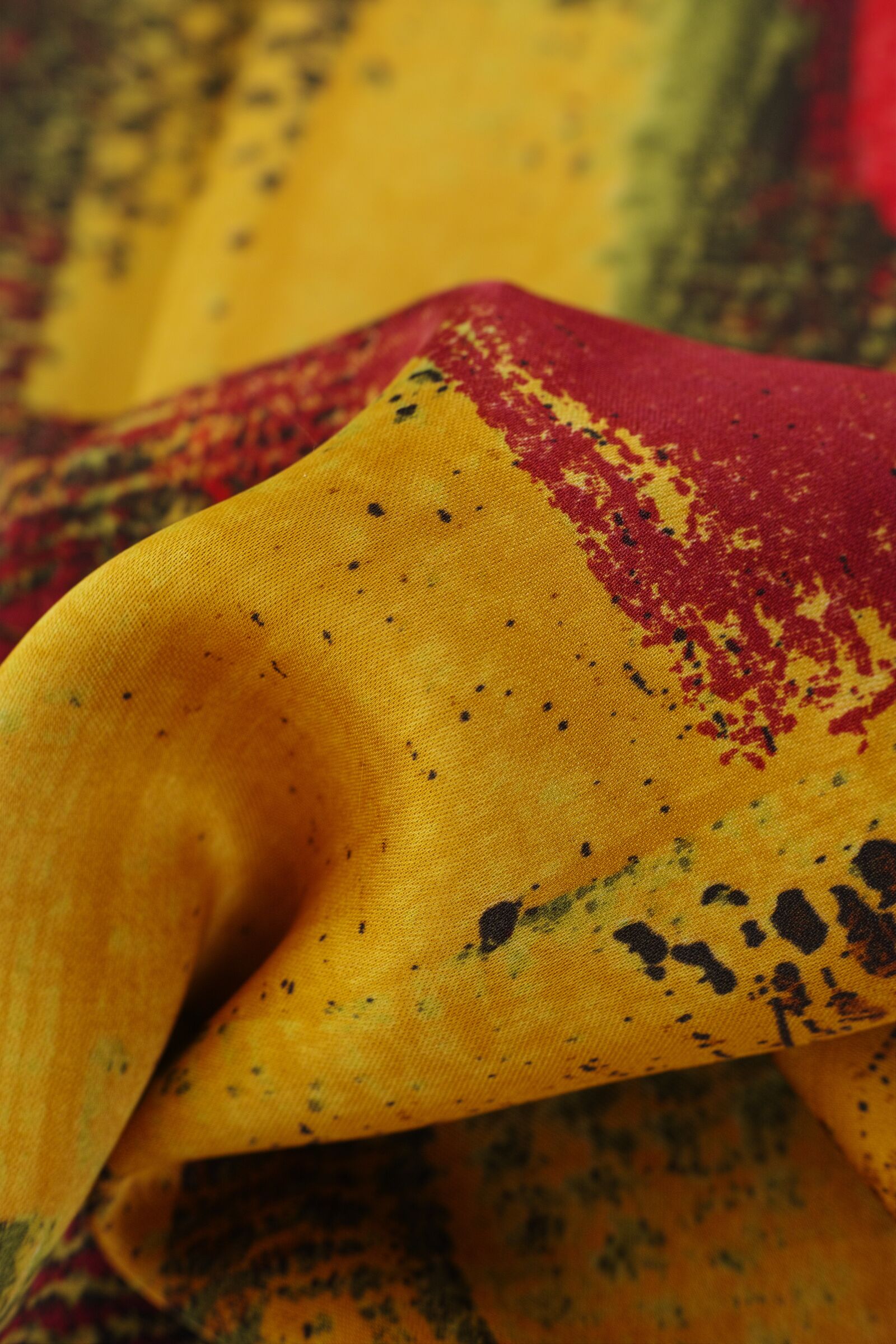 Sigma dp3 Quattro sample photo. Colors, fabric, abstract photography