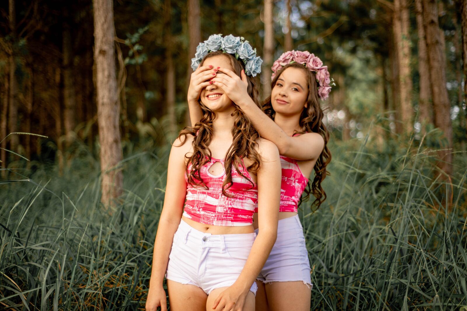 Nikon D610 sample photo. Flowers, crown, girls photography