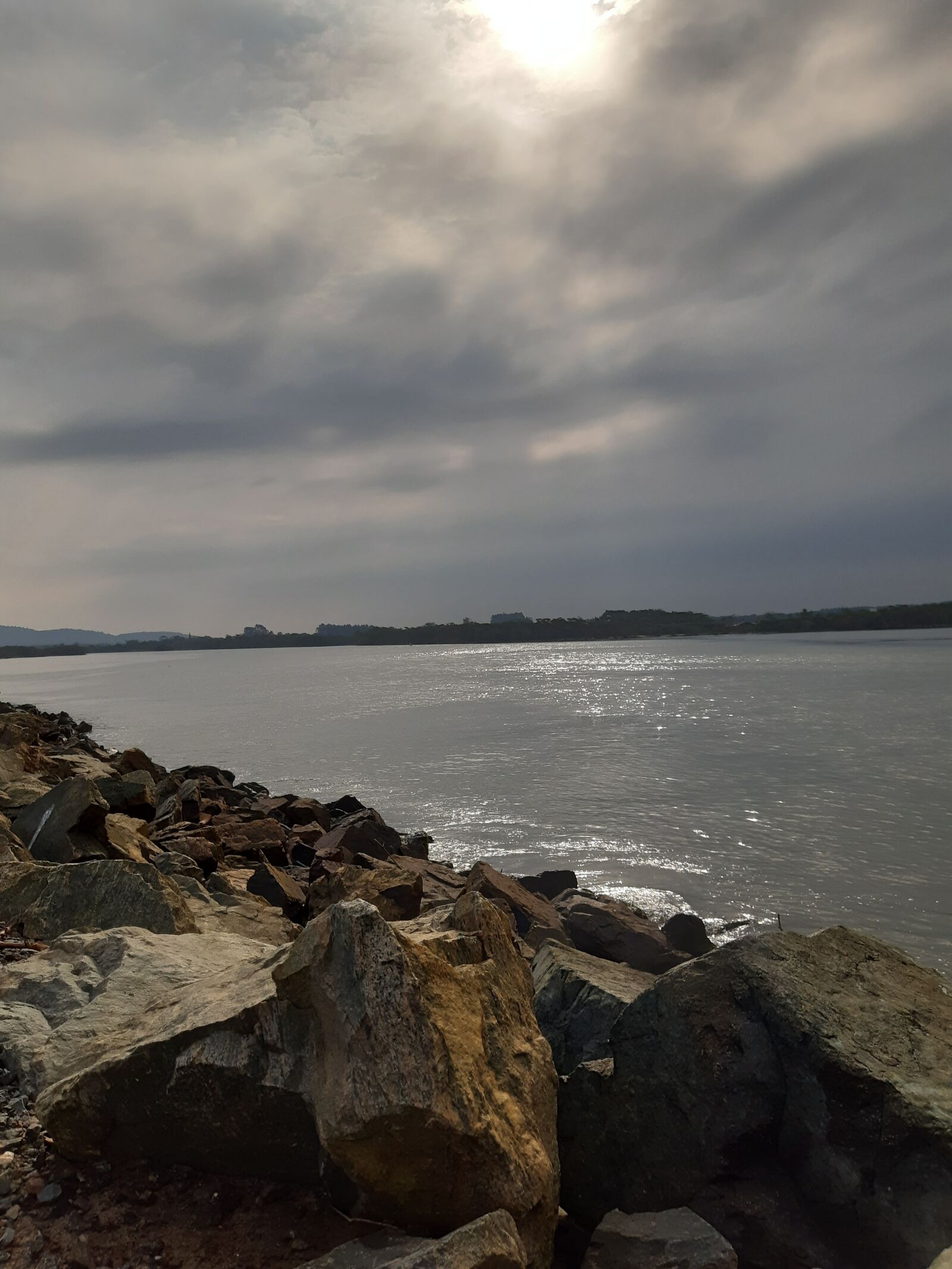 Samsung Galaxy A30 sample photo. Beach, ocean, stone photography