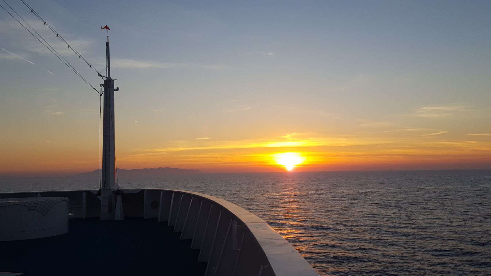 Samsung Galaxy S6 sample photo. Ship, bug, sea photography
