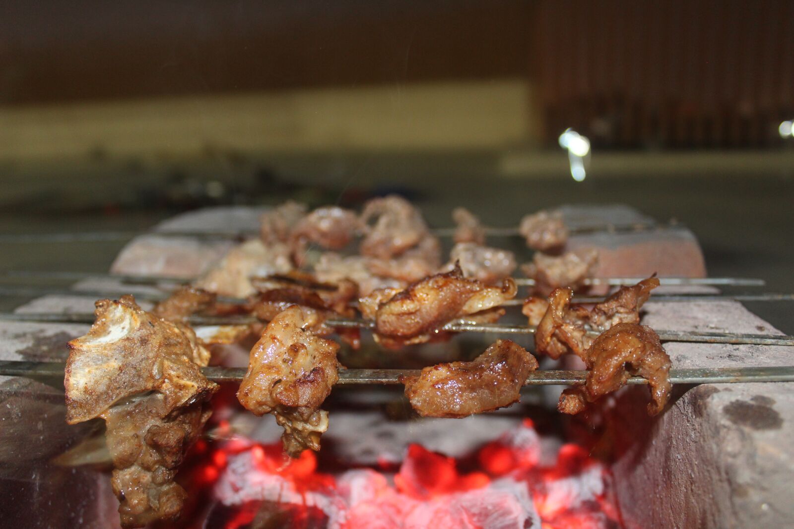 Canon EOS 1300D (EOS Rebel T6 / EOS Kiss X80) sample photo. Bar b q, smoke photography