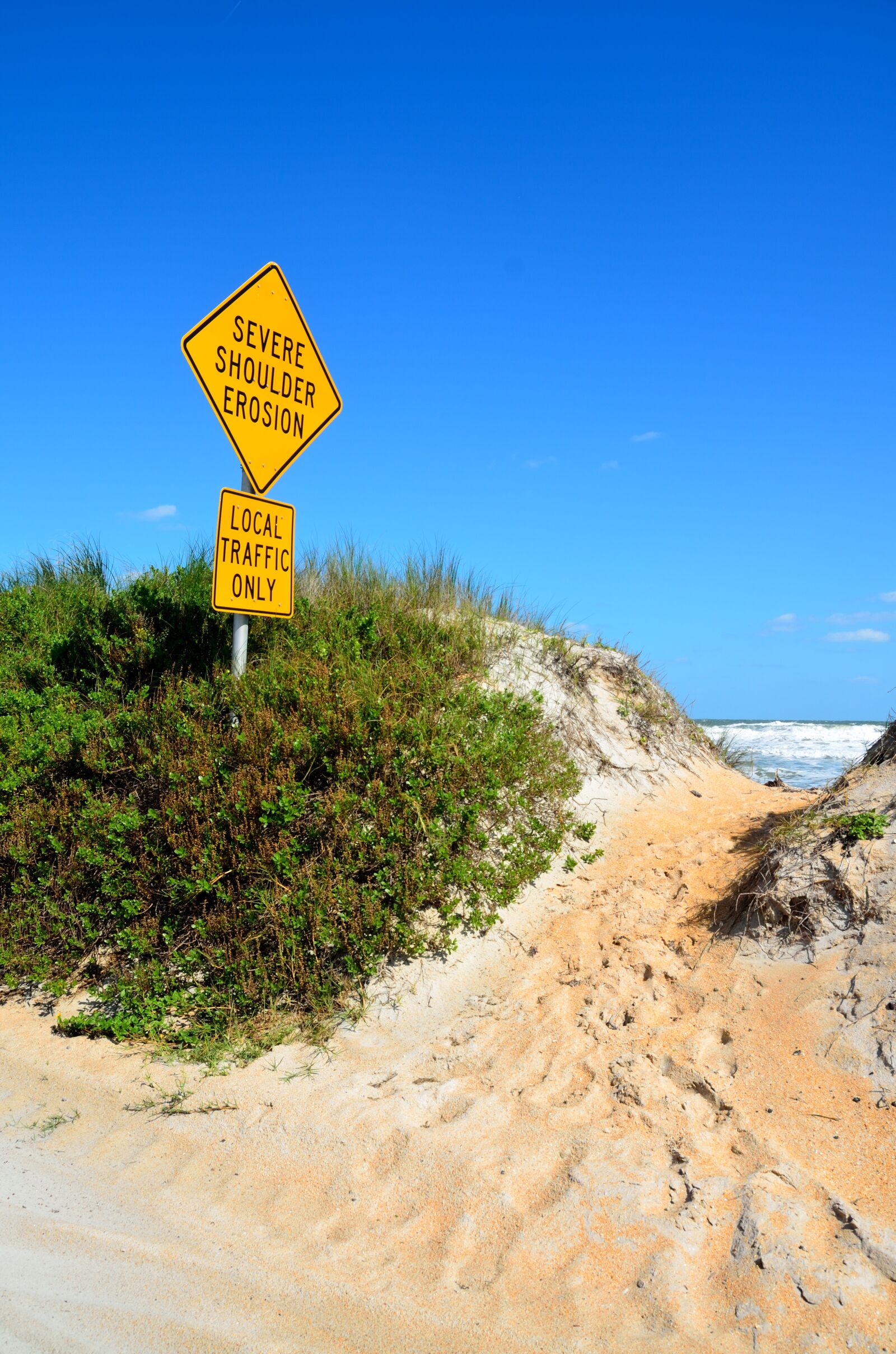 Nikon D7000 sample photo. Beach erosion sign, beach photography