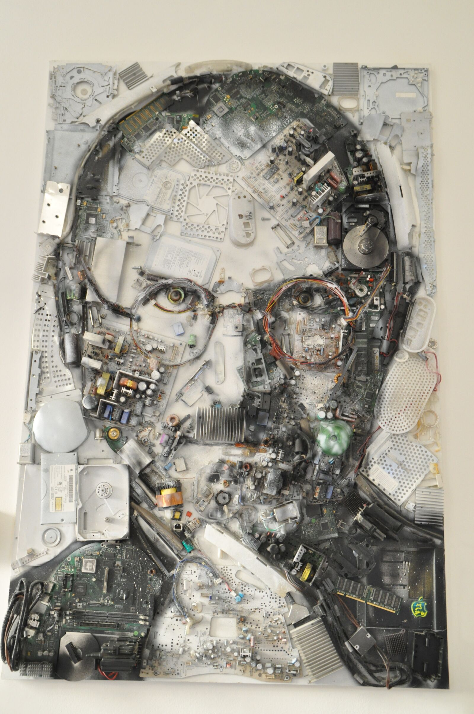 Nikon D5000 sample photo. Steve jobs, mac, computer photography