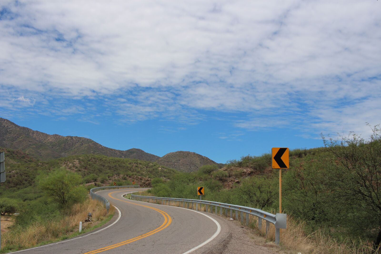 Canon EOS 700D (EOS Rebel T5i / EOS Kiss X7i) + Canon EF-S 24mm F2.8 STM sample photo. Path, road, landscape photography