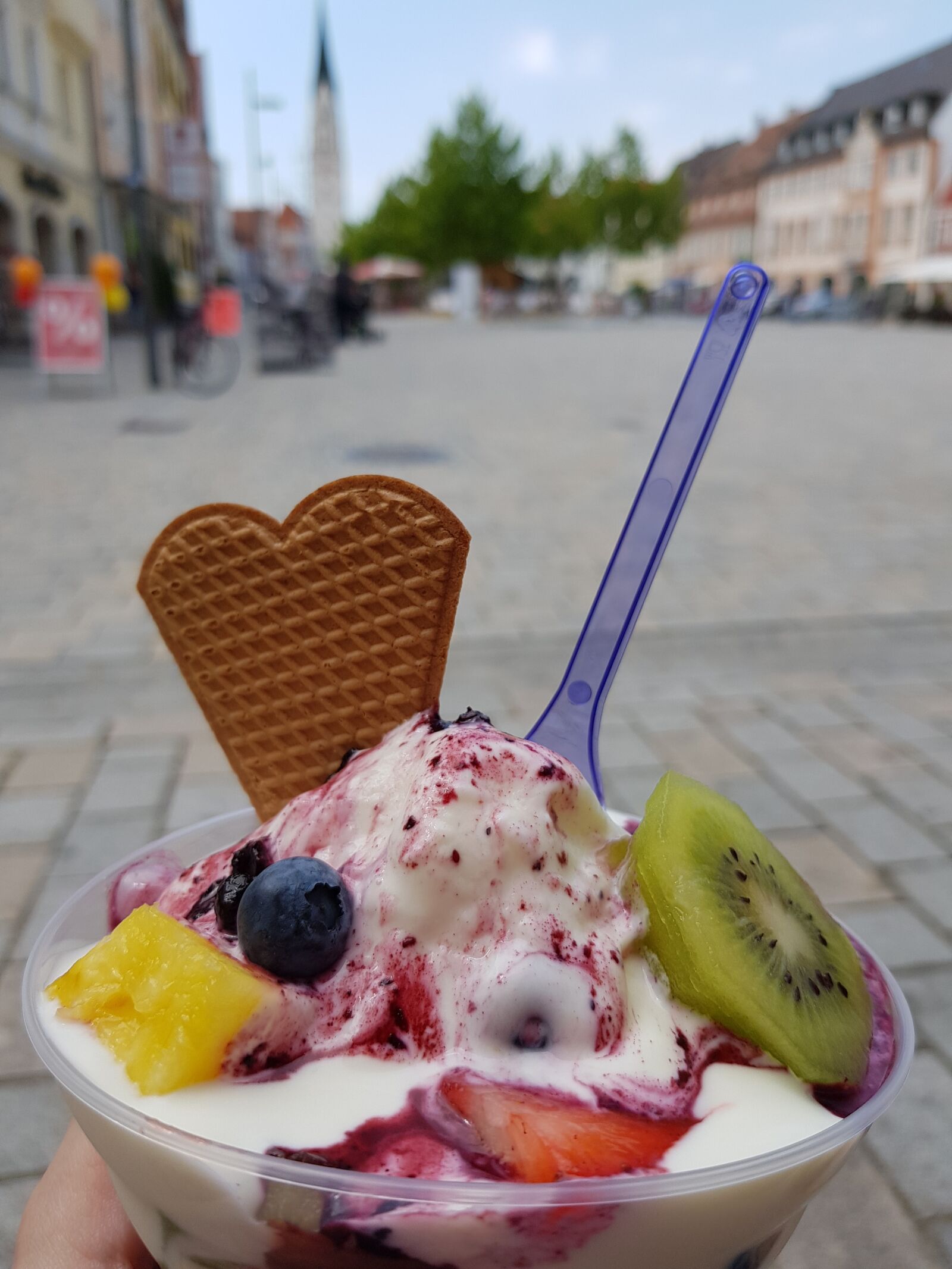 Samsung Galaxy S8+ sample photo. Icecream, city, sweet photography