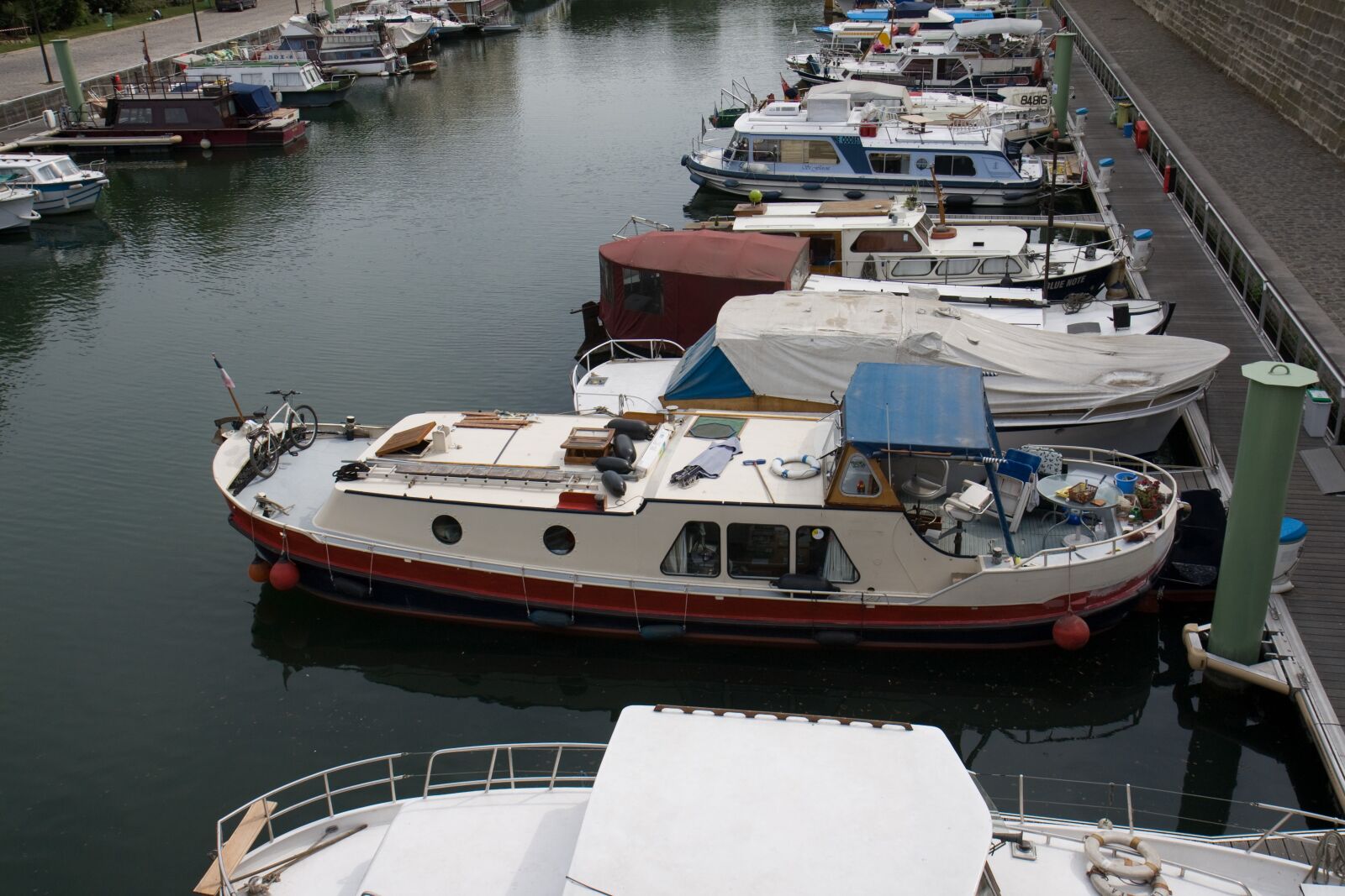 Canon EOS 450D (EOS Rebel XSi / EOS Kiss X2) sample photo. Paris, boat, ship photography